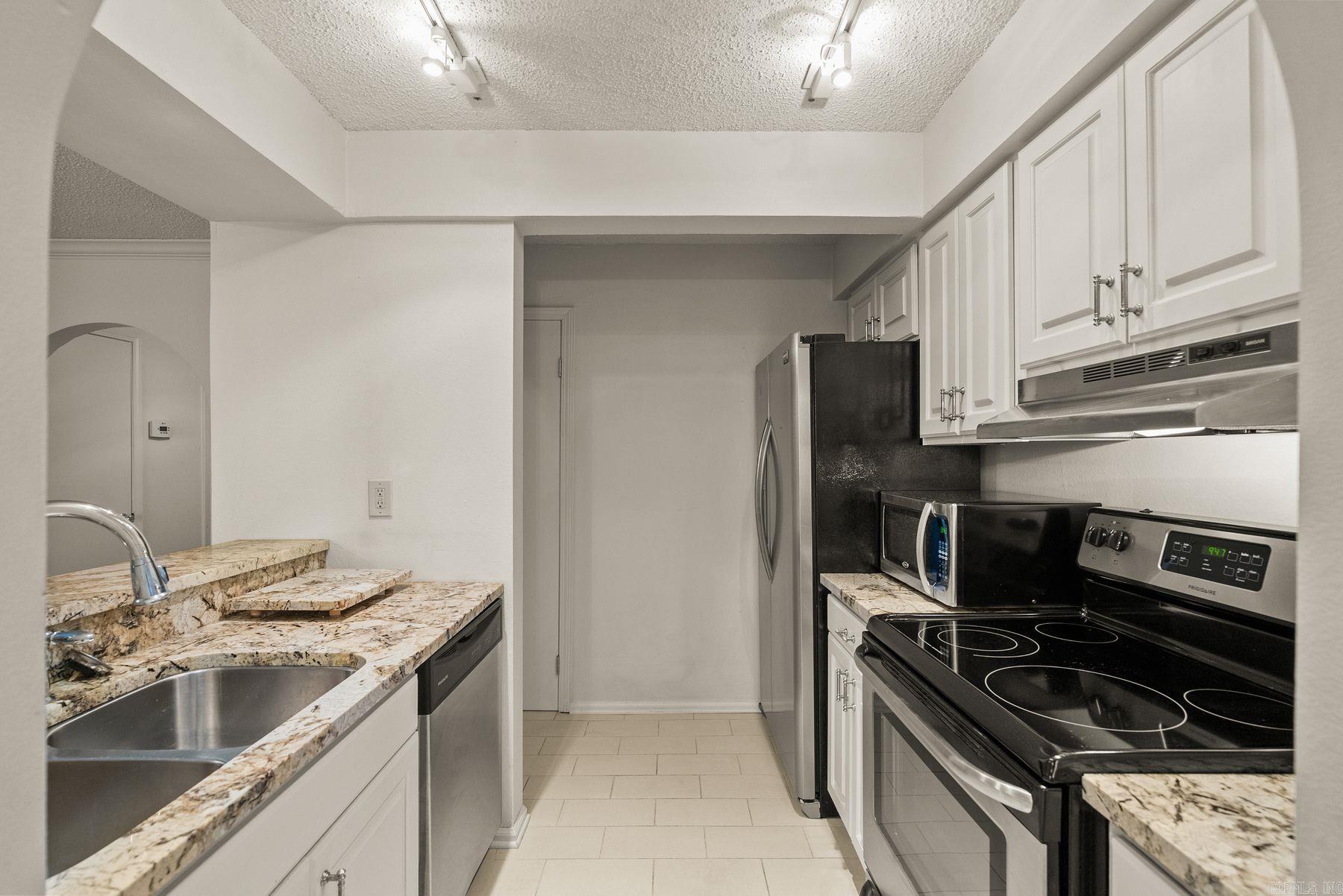 301 Kings Row #103 Drive