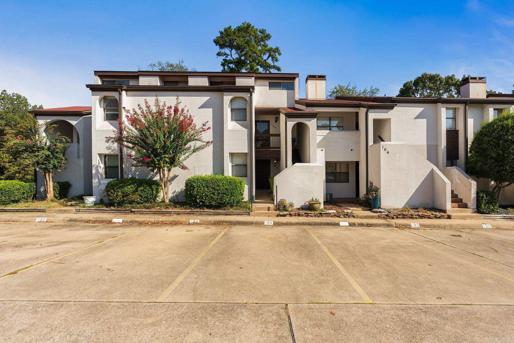 301 Kings Row #103 Drive