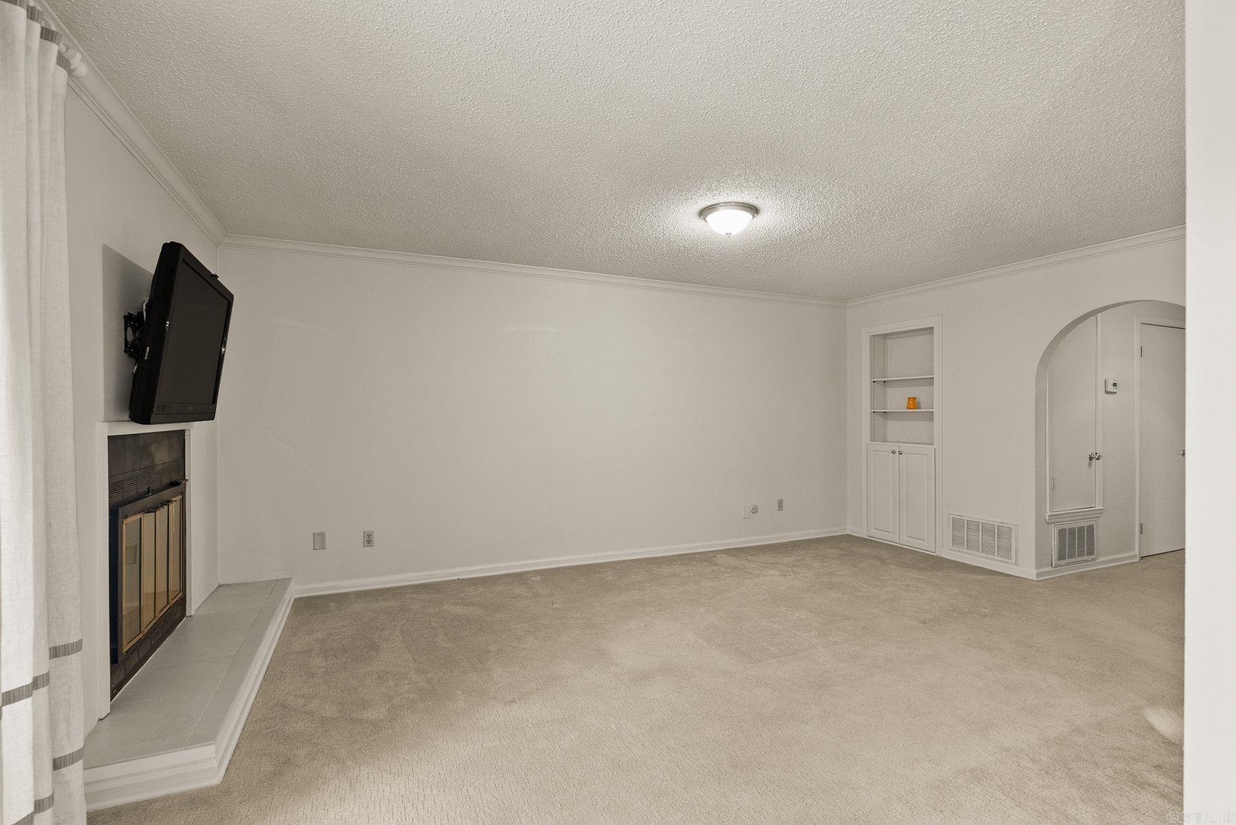301 Kings Row #103 Drive