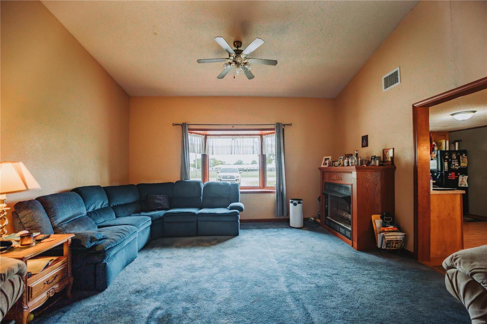 717 E Cumberland