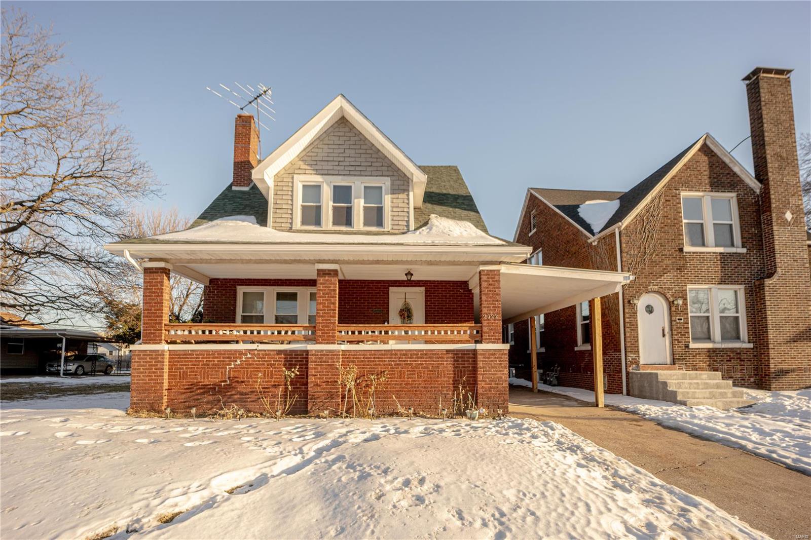 2722 Iowa Street