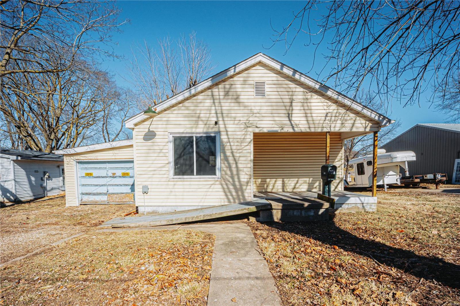 905 Sarah Street