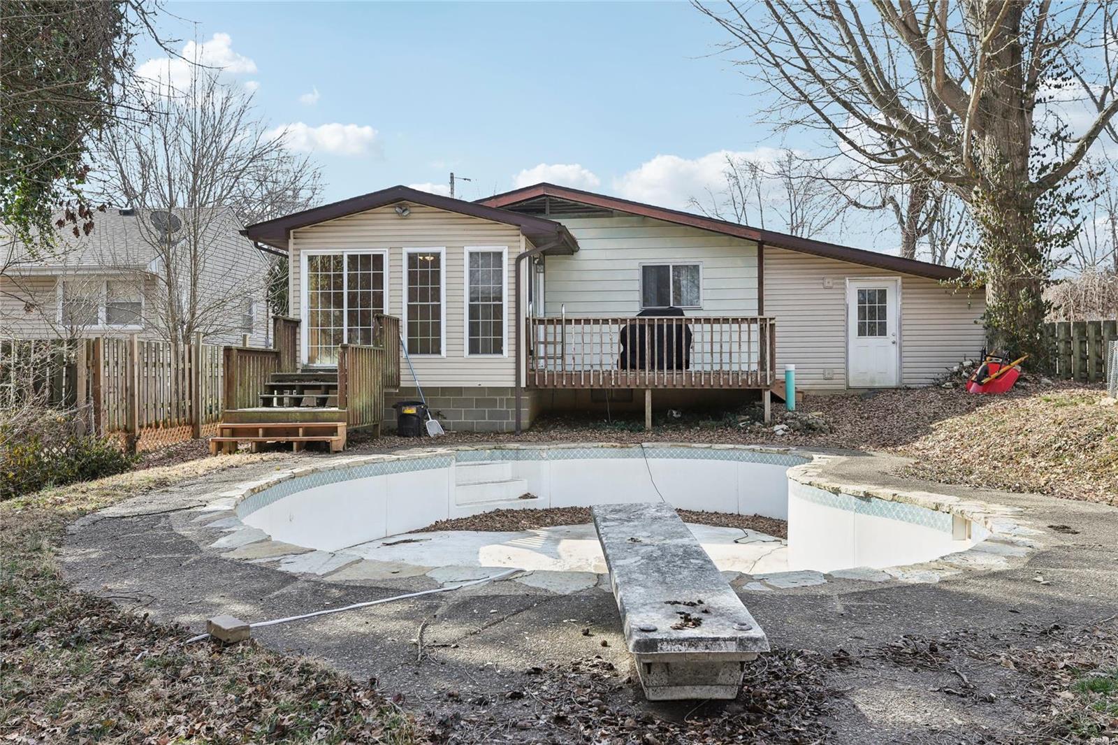 784 E Woodland Drive