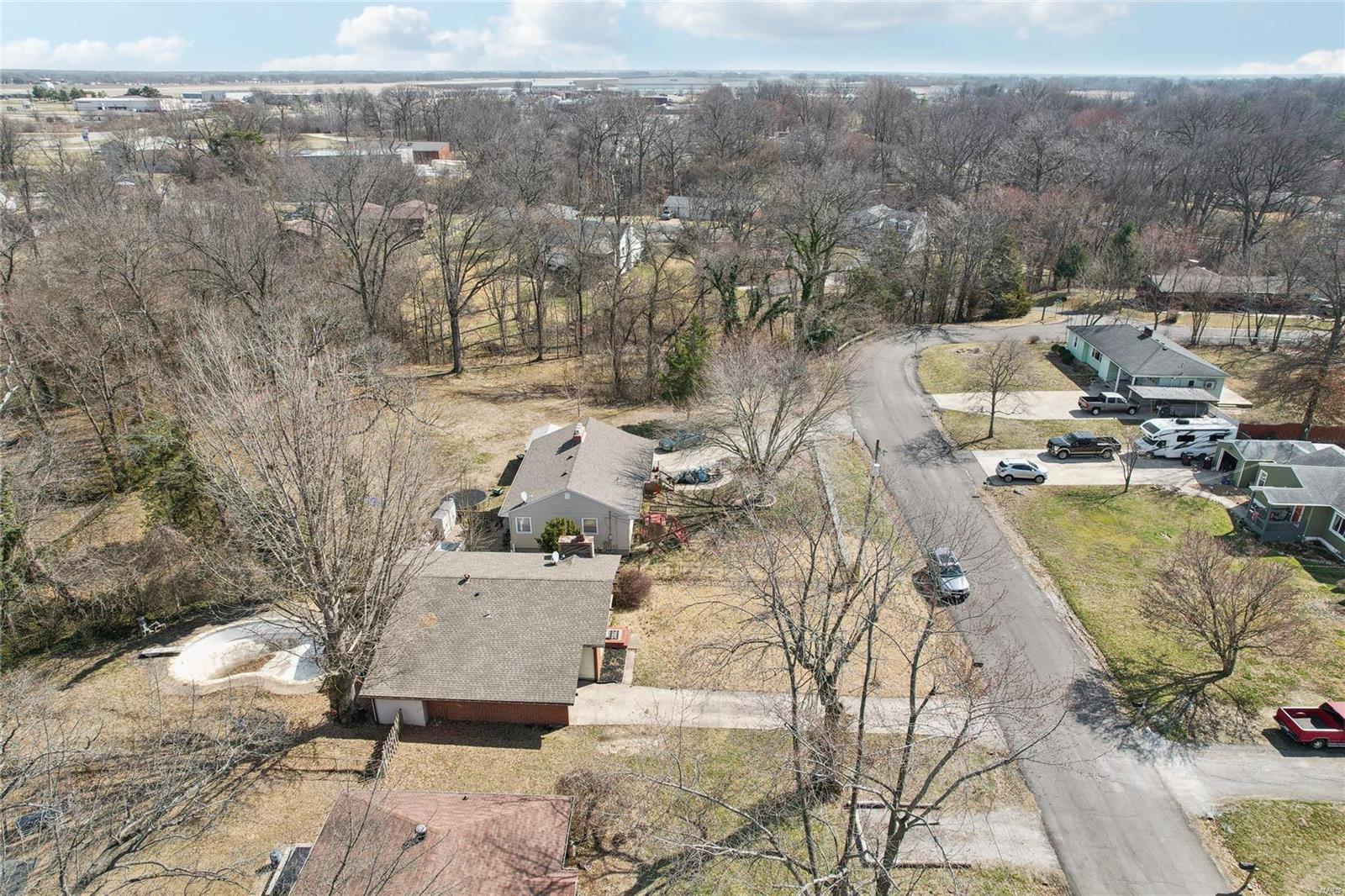 784 E Woodland Drive