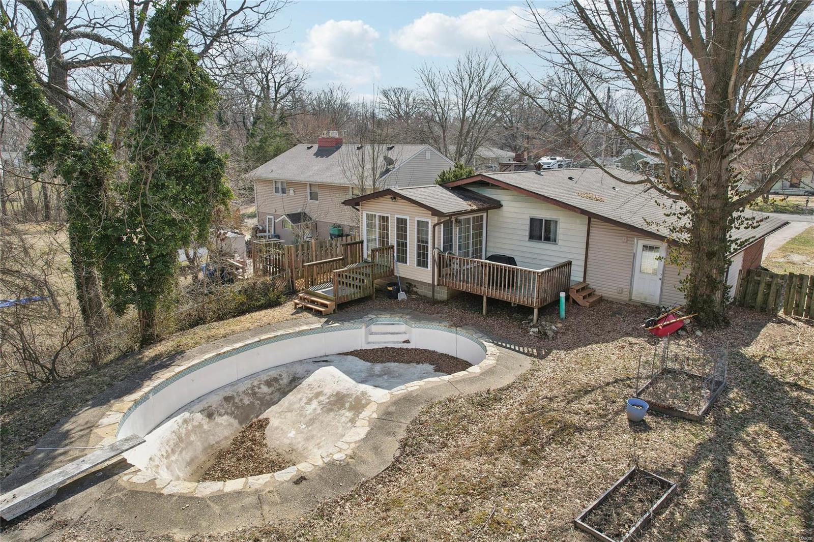 784 E Woodland Drive