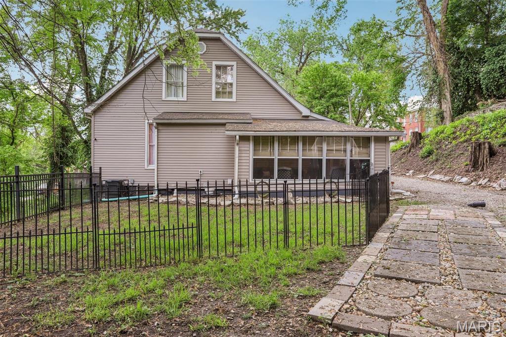 344 Dry Street