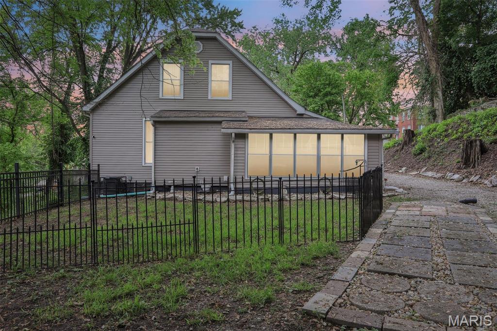 344 Dry Street