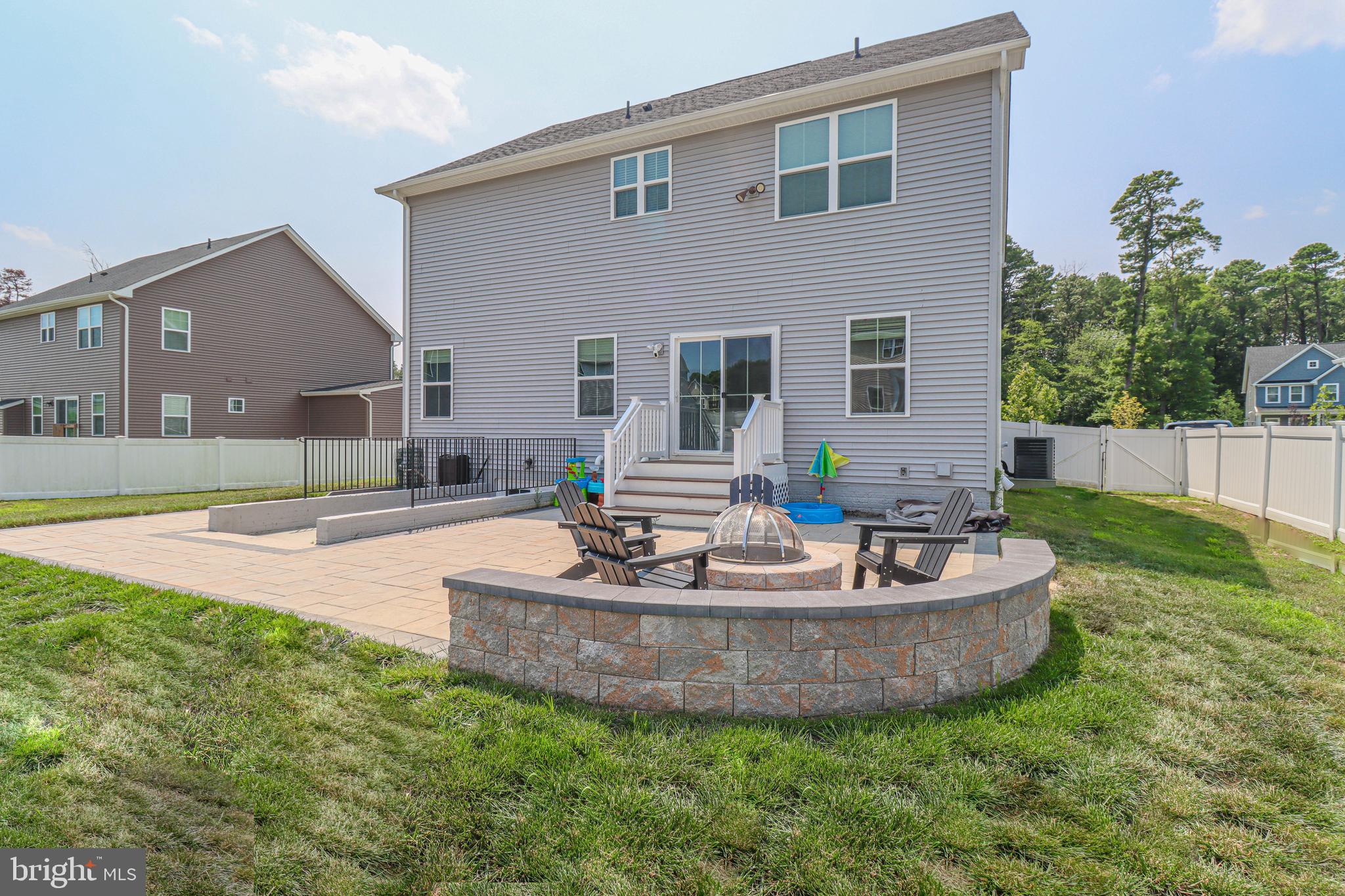 8205 Derrymore Ct