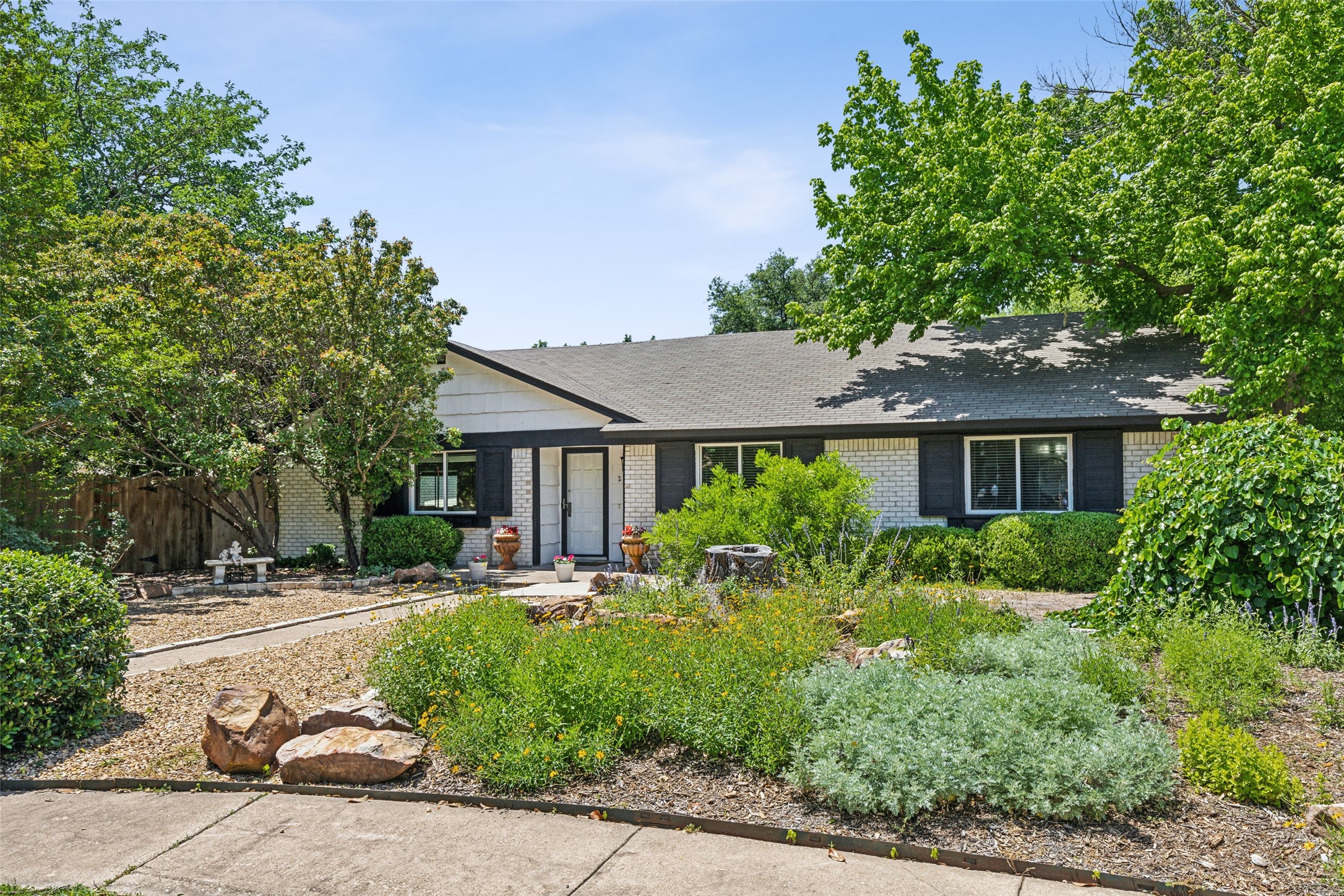 2037 Fairmeadow Drive