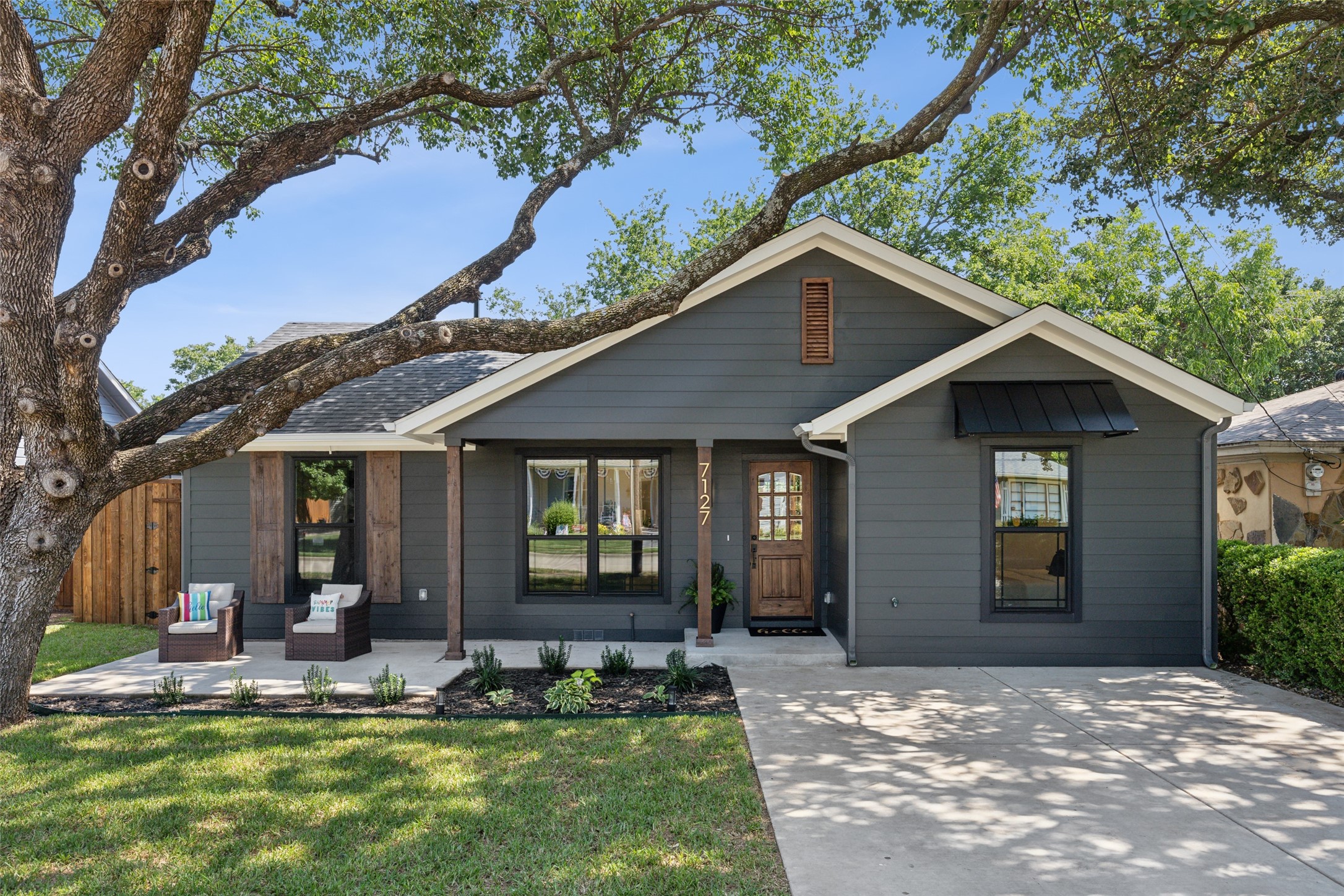 7127 Pecan Street