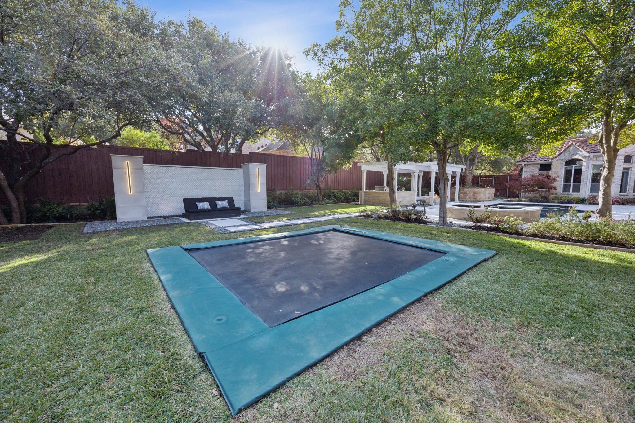 6404 Lake Forest Drive