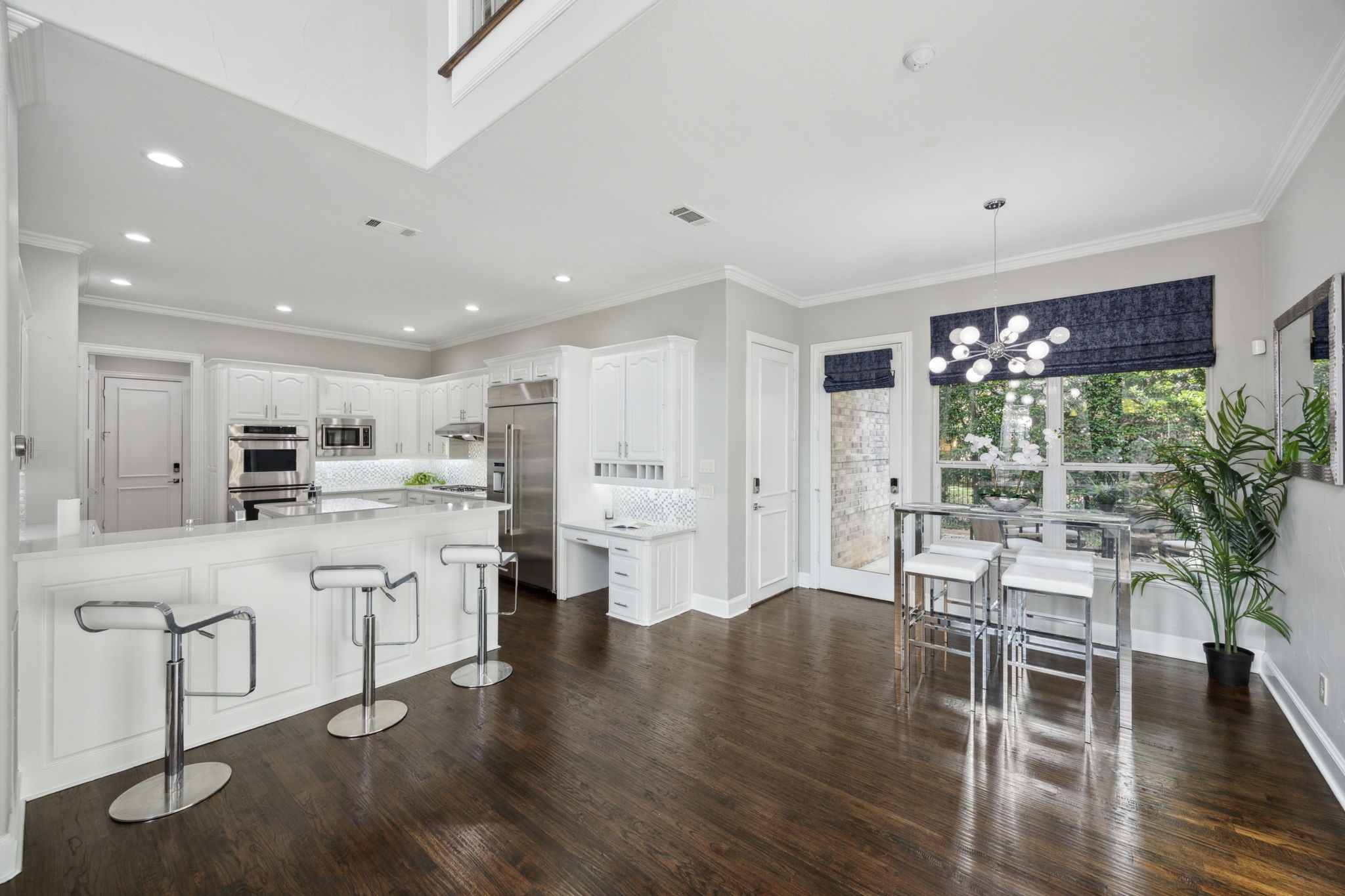 6404 Lake Forest Drive
