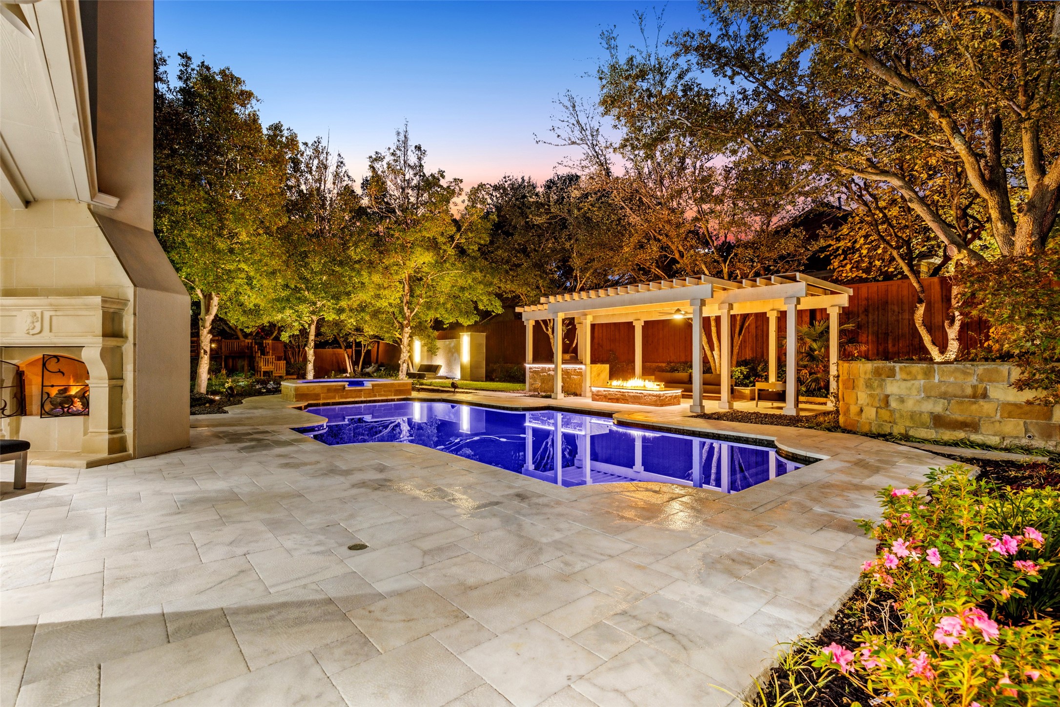 6404 Lake Forest Drive