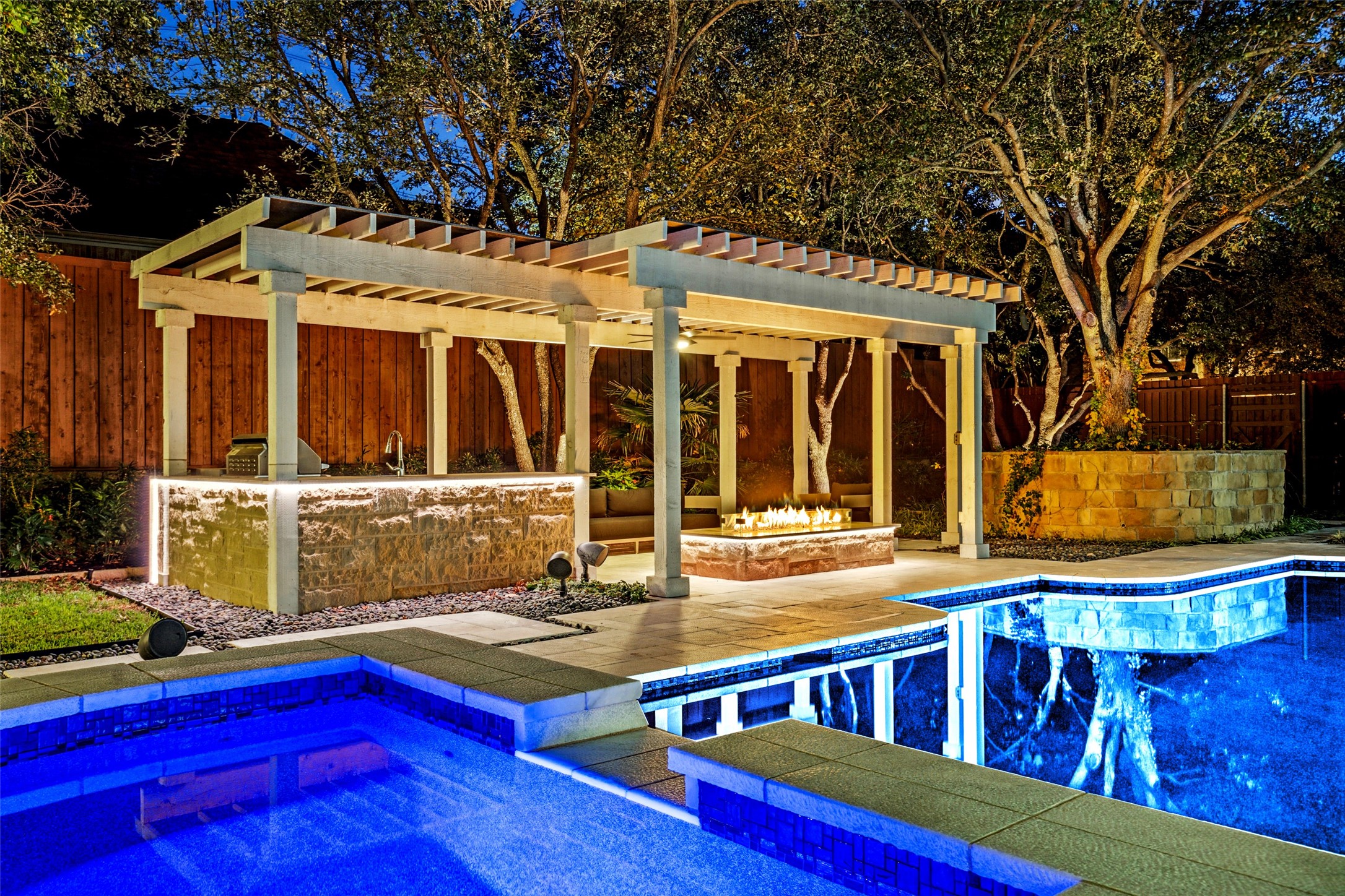 6404 Lake Forest Drive