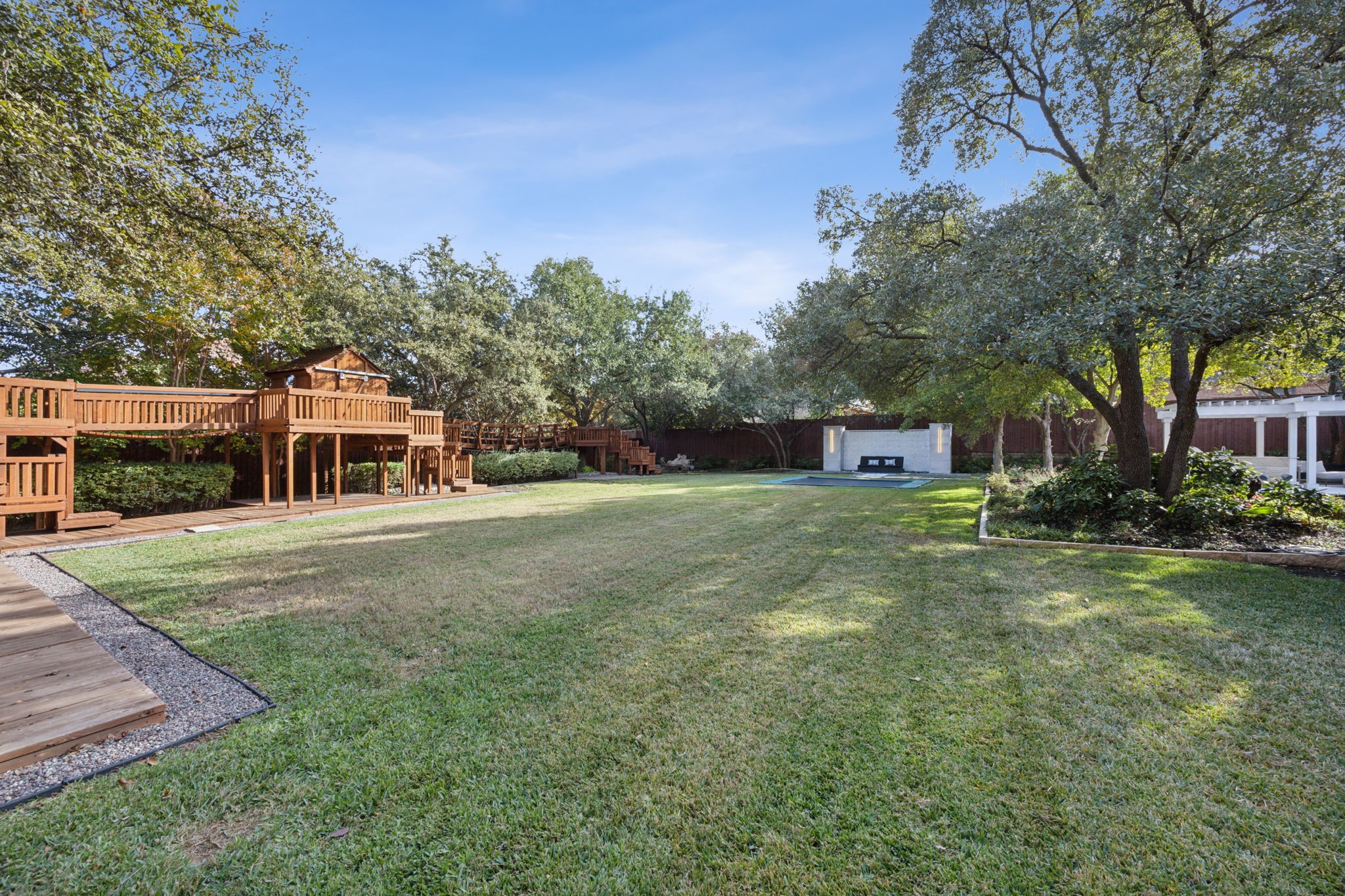 6404 Lake Forest Drive