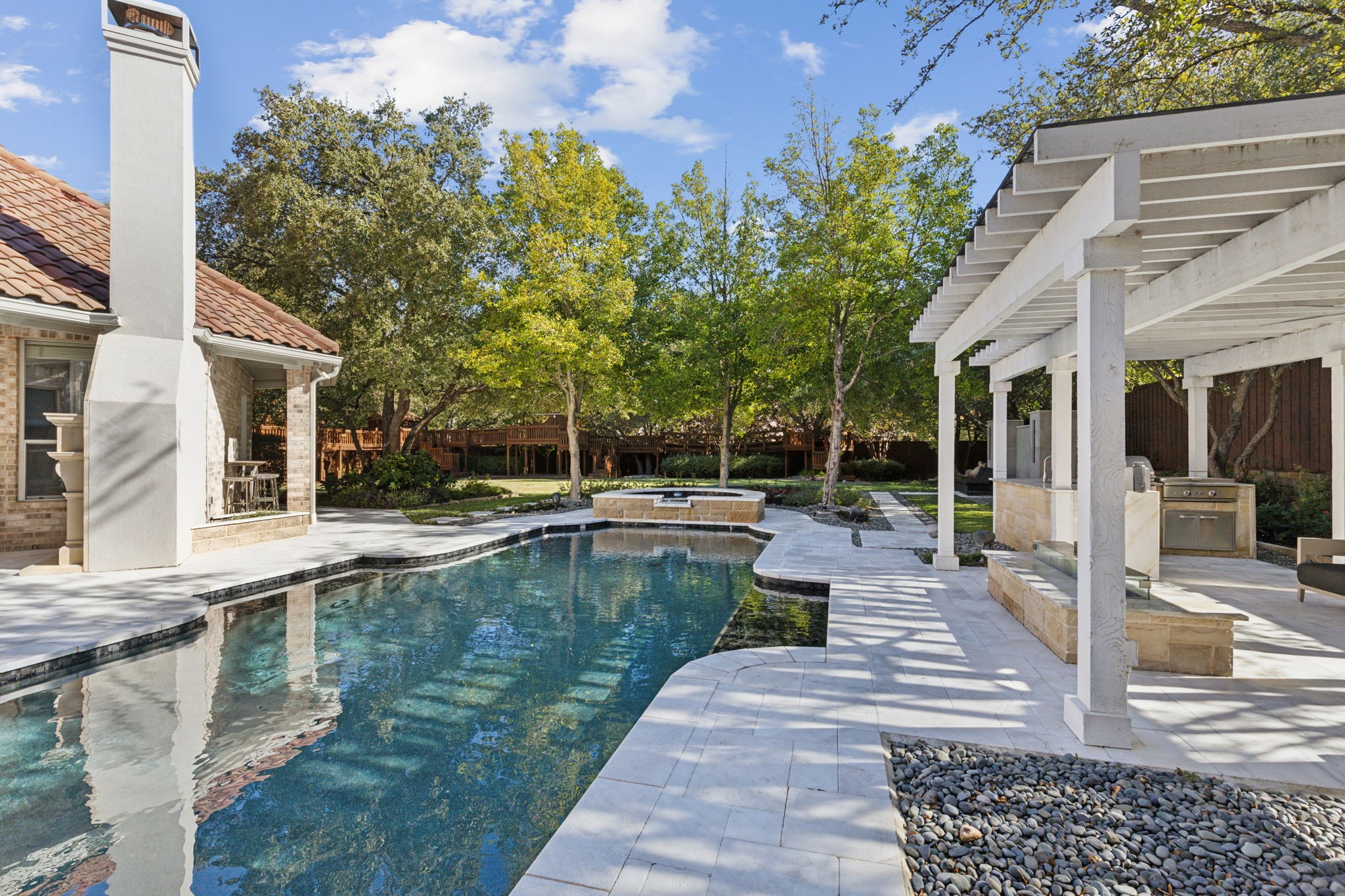 6404 Lake Forest Drive