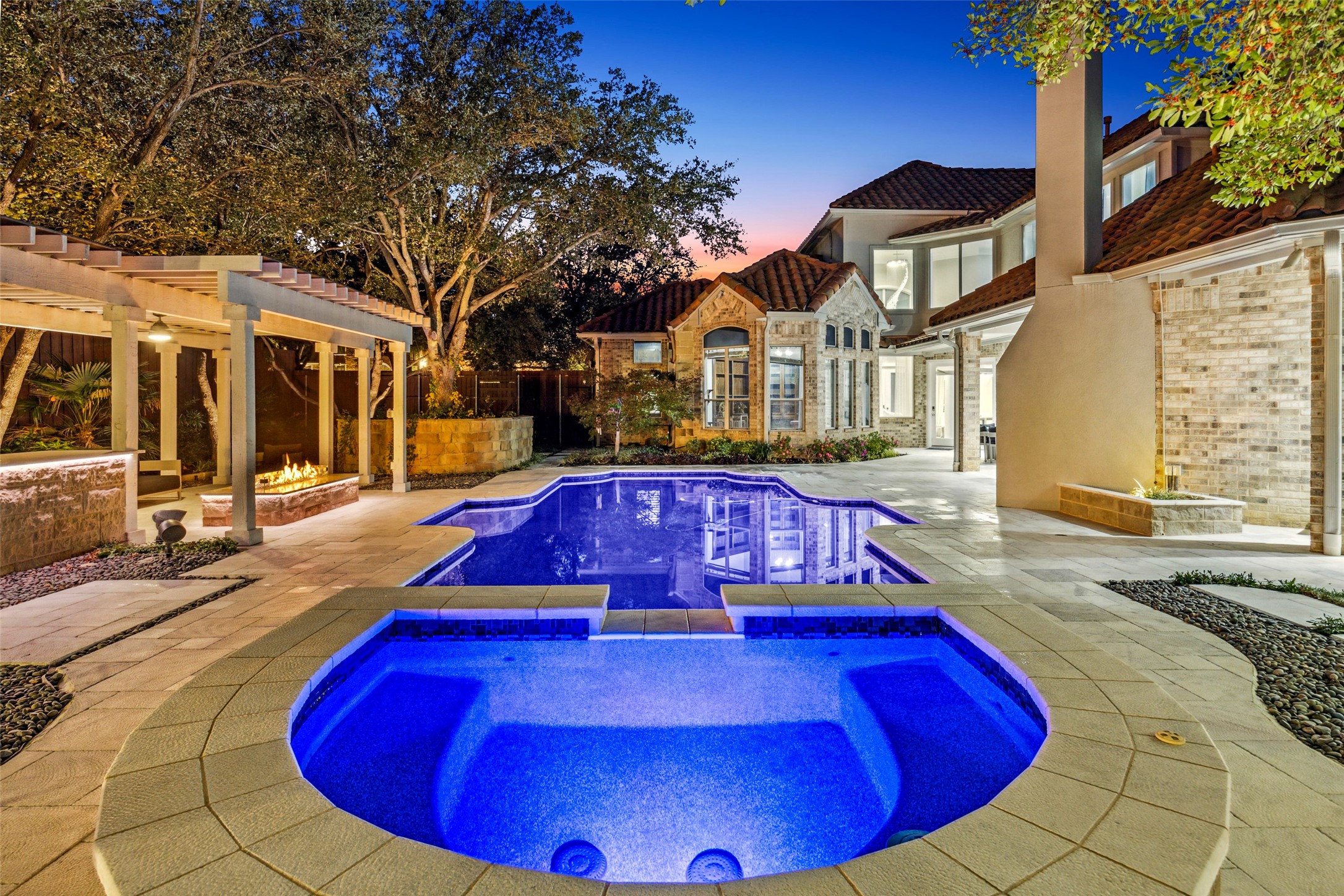 6404 Lake Forest Drive