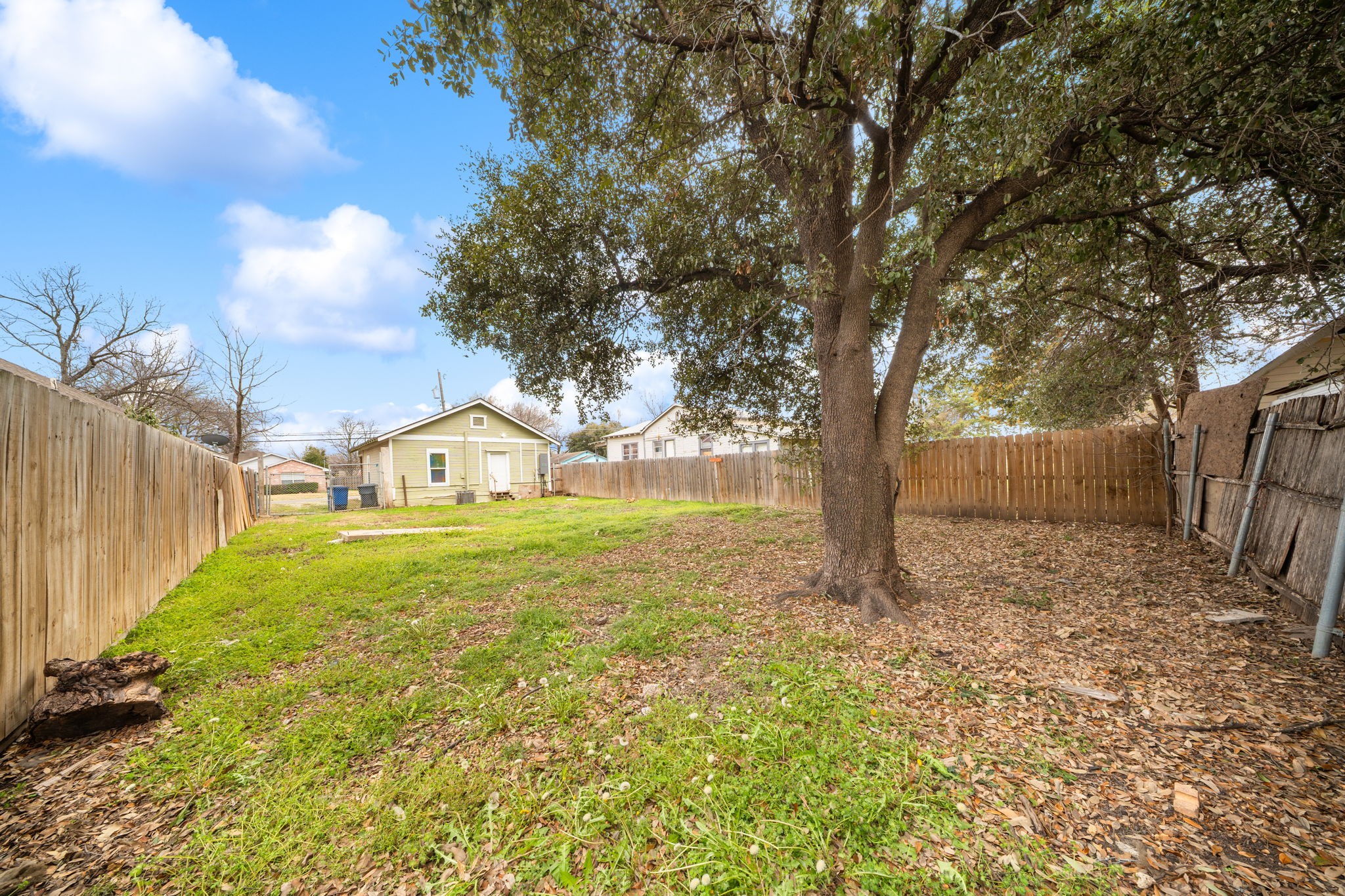 229 W Jerden