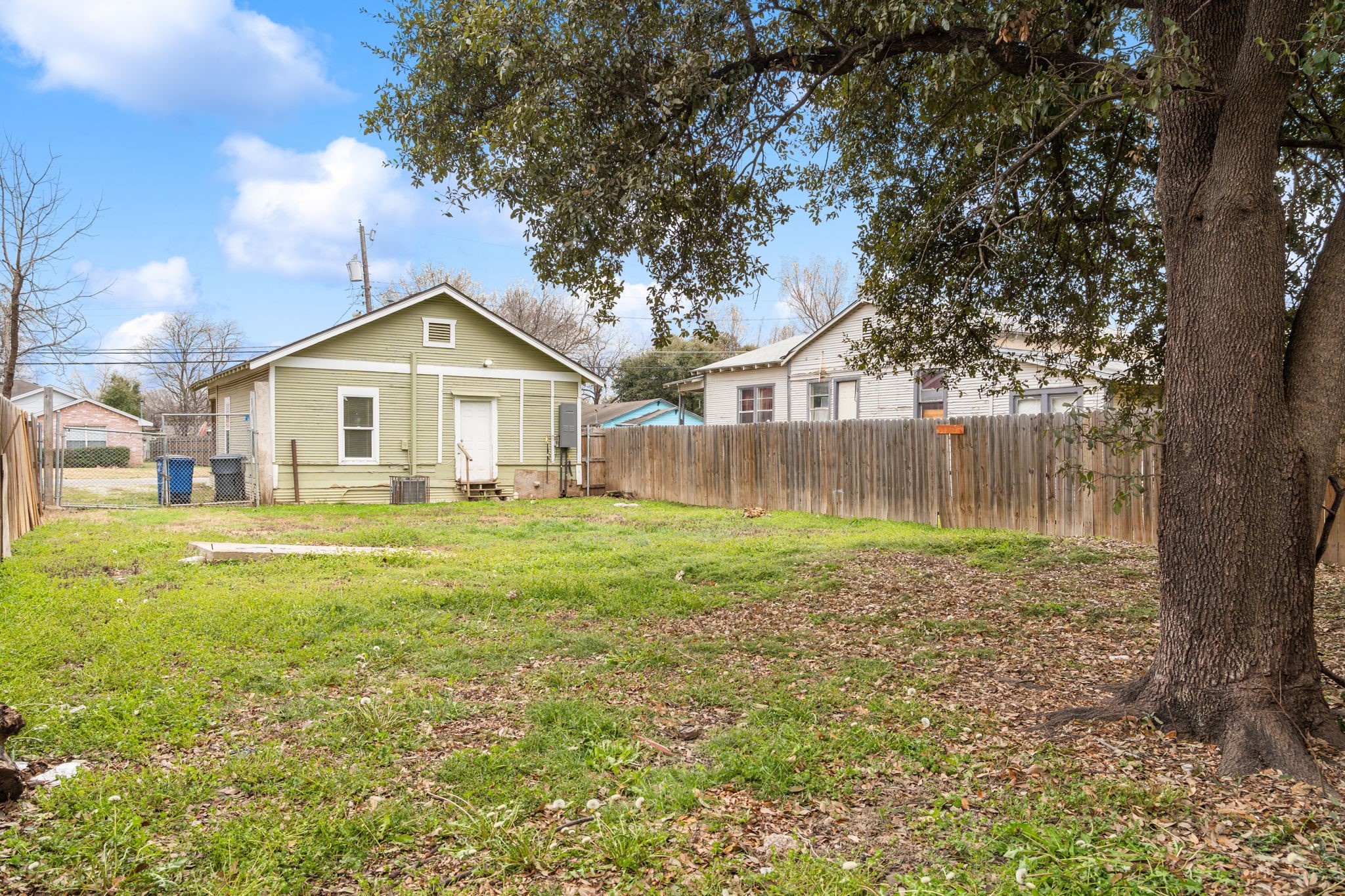 229 W Jerden