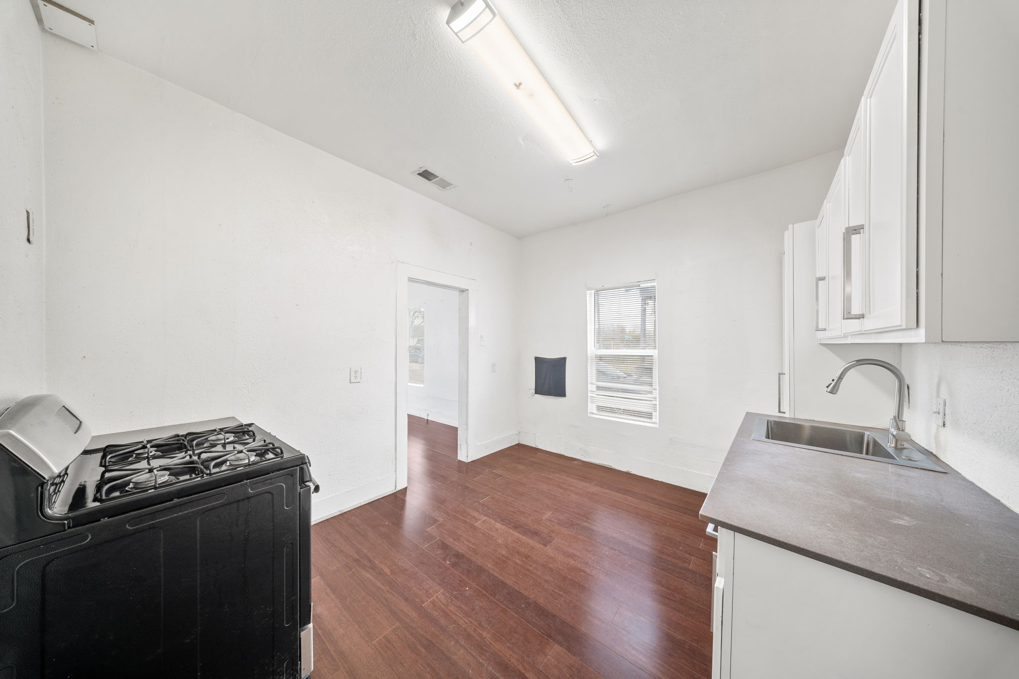 229 W Jerden