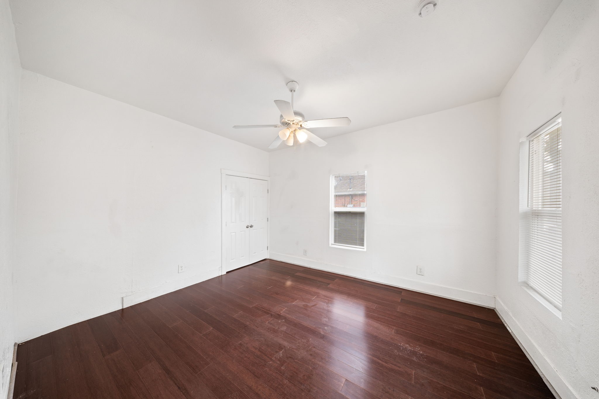 229 W Jerden