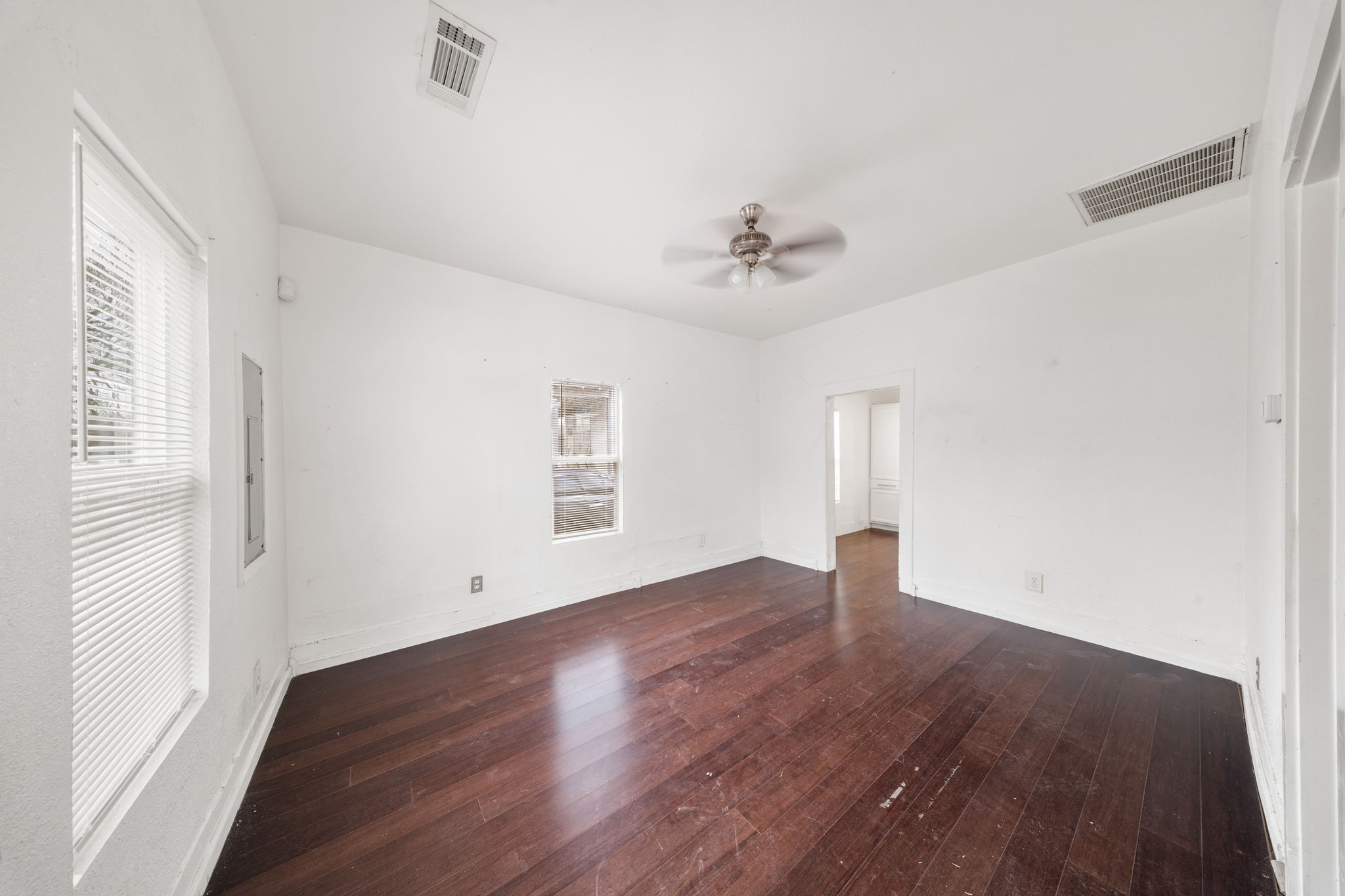 229 W Jerden