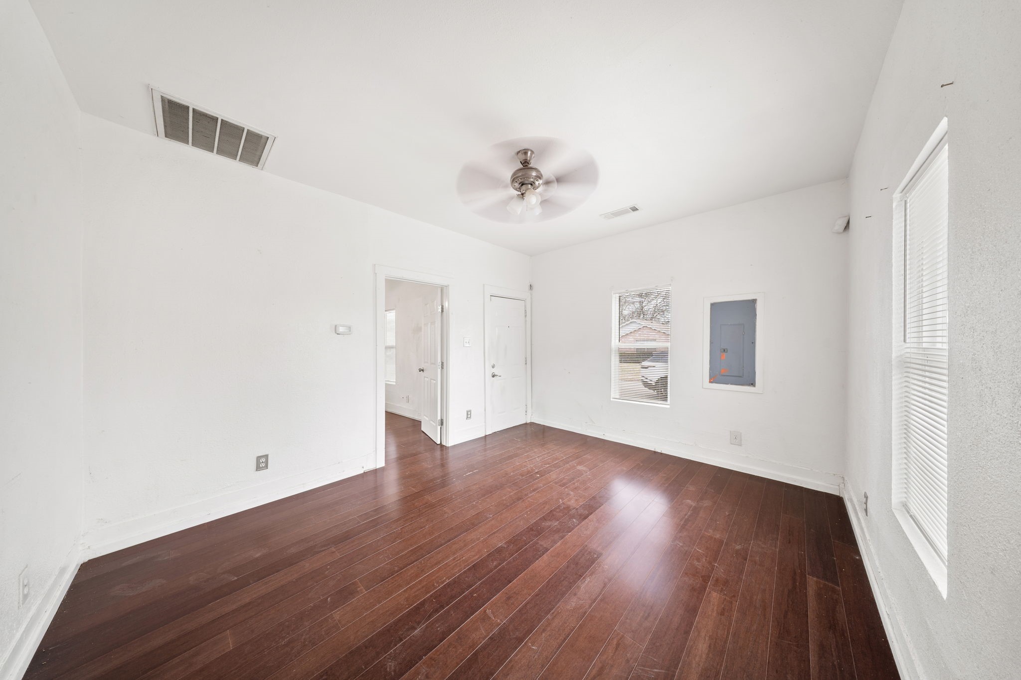 229 W Jerden