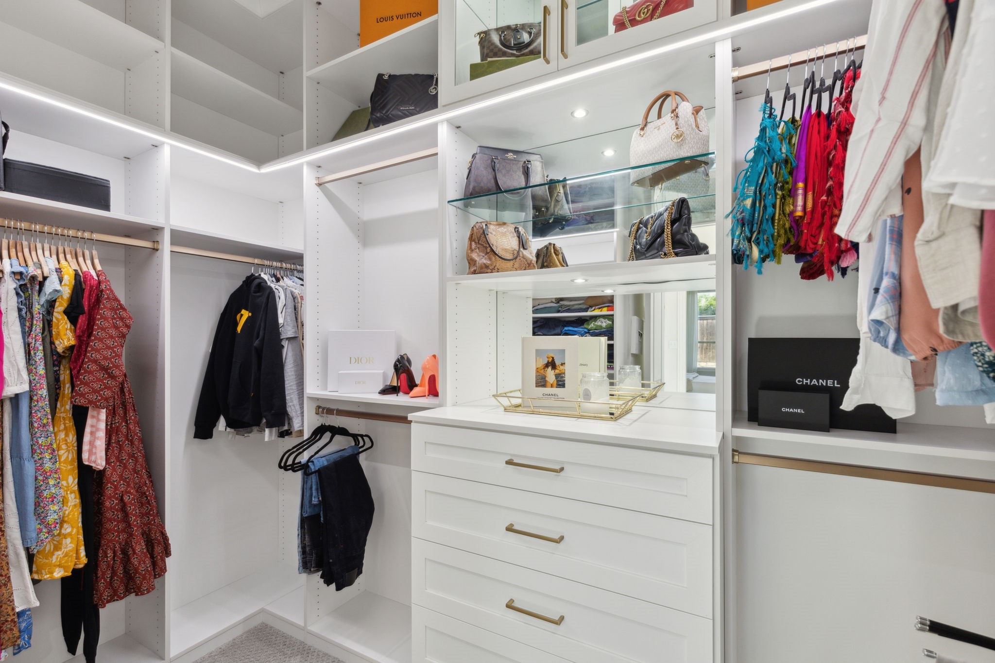 16213 Benbrook Boulevard