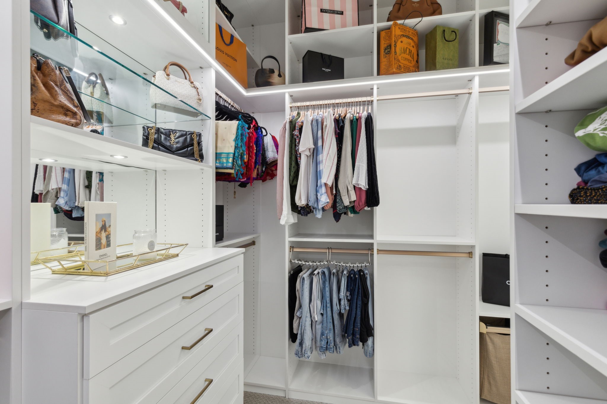 16213 Benbrook Boulevard