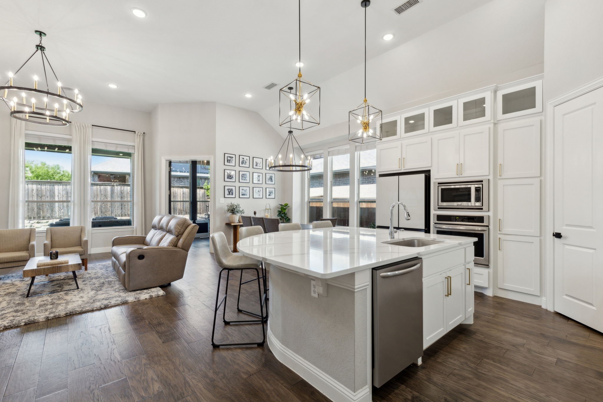 16213 Benbrook Boulevard