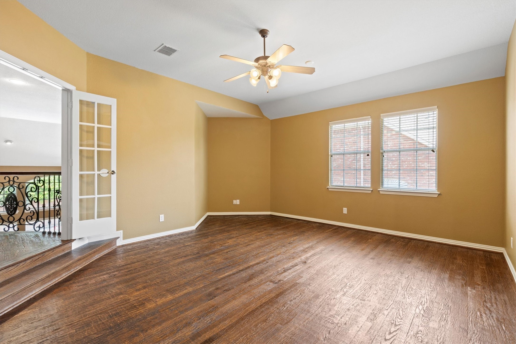 2609 Green Oak Drive