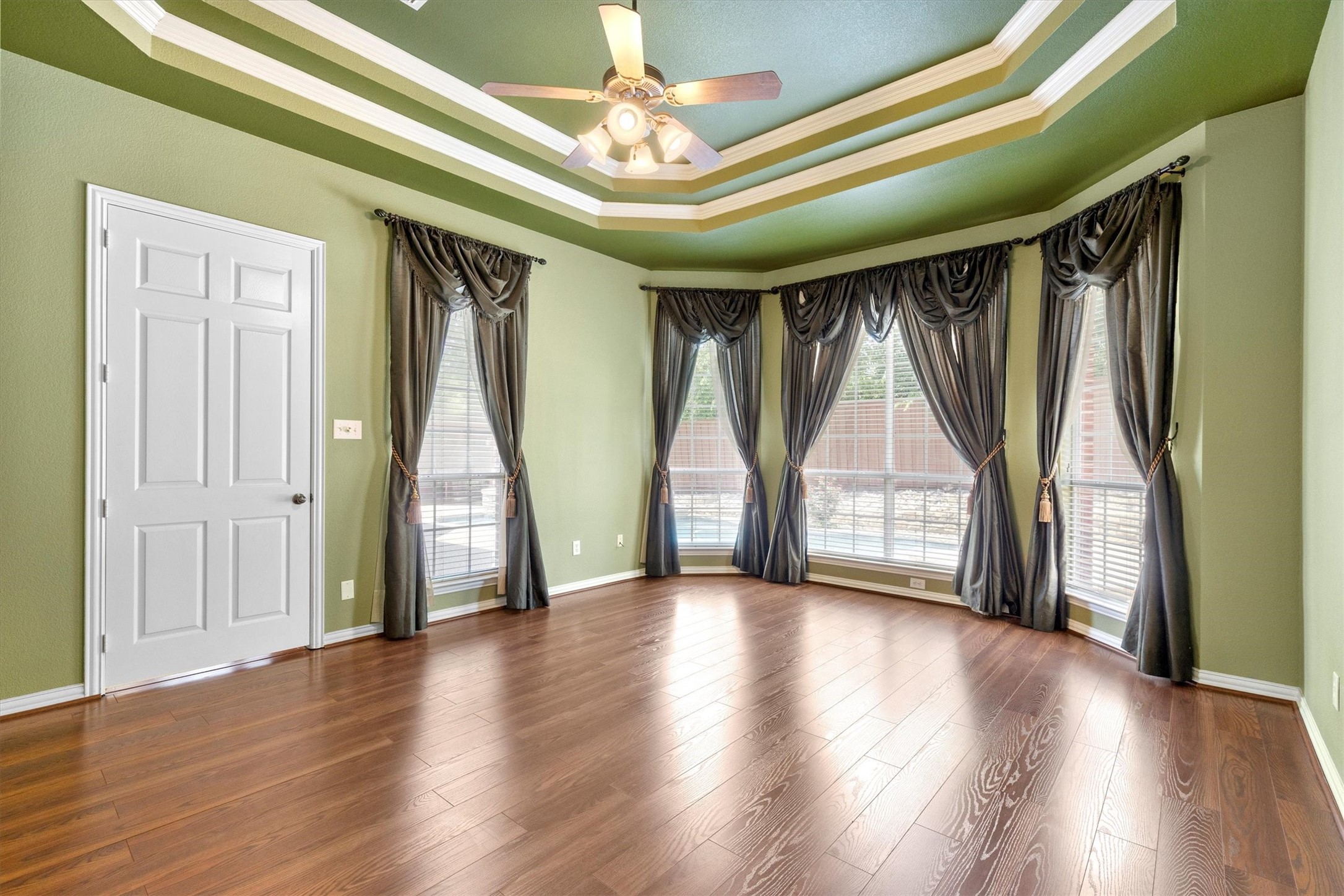 2609 Green Oak Drive