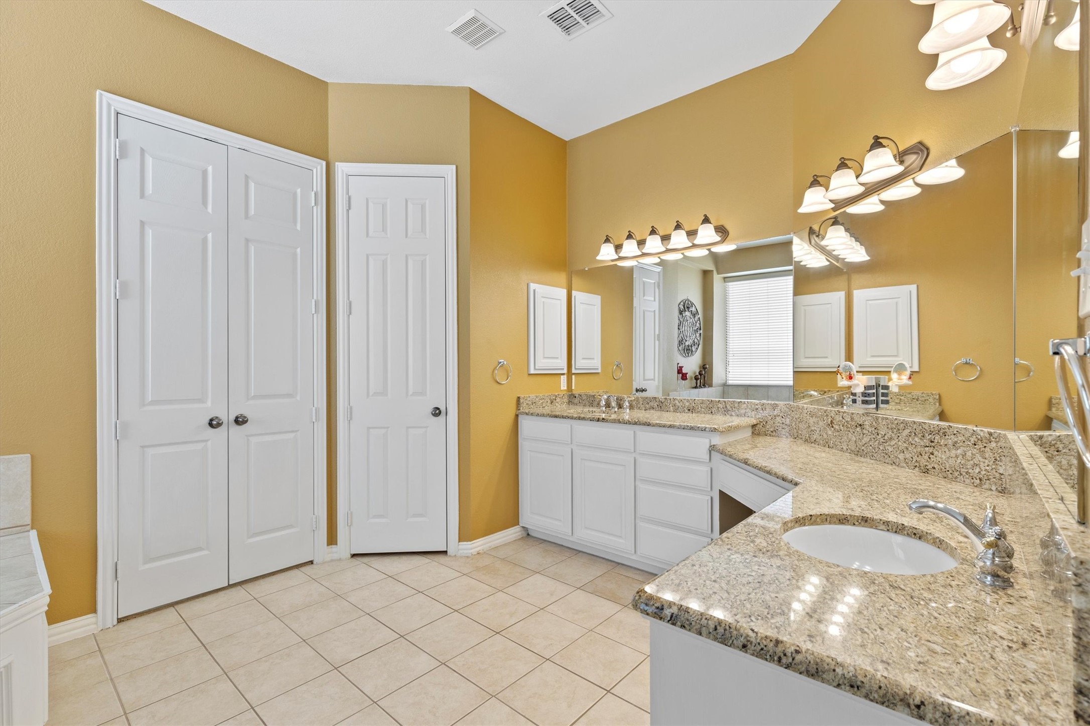2609 Green Oak Drive