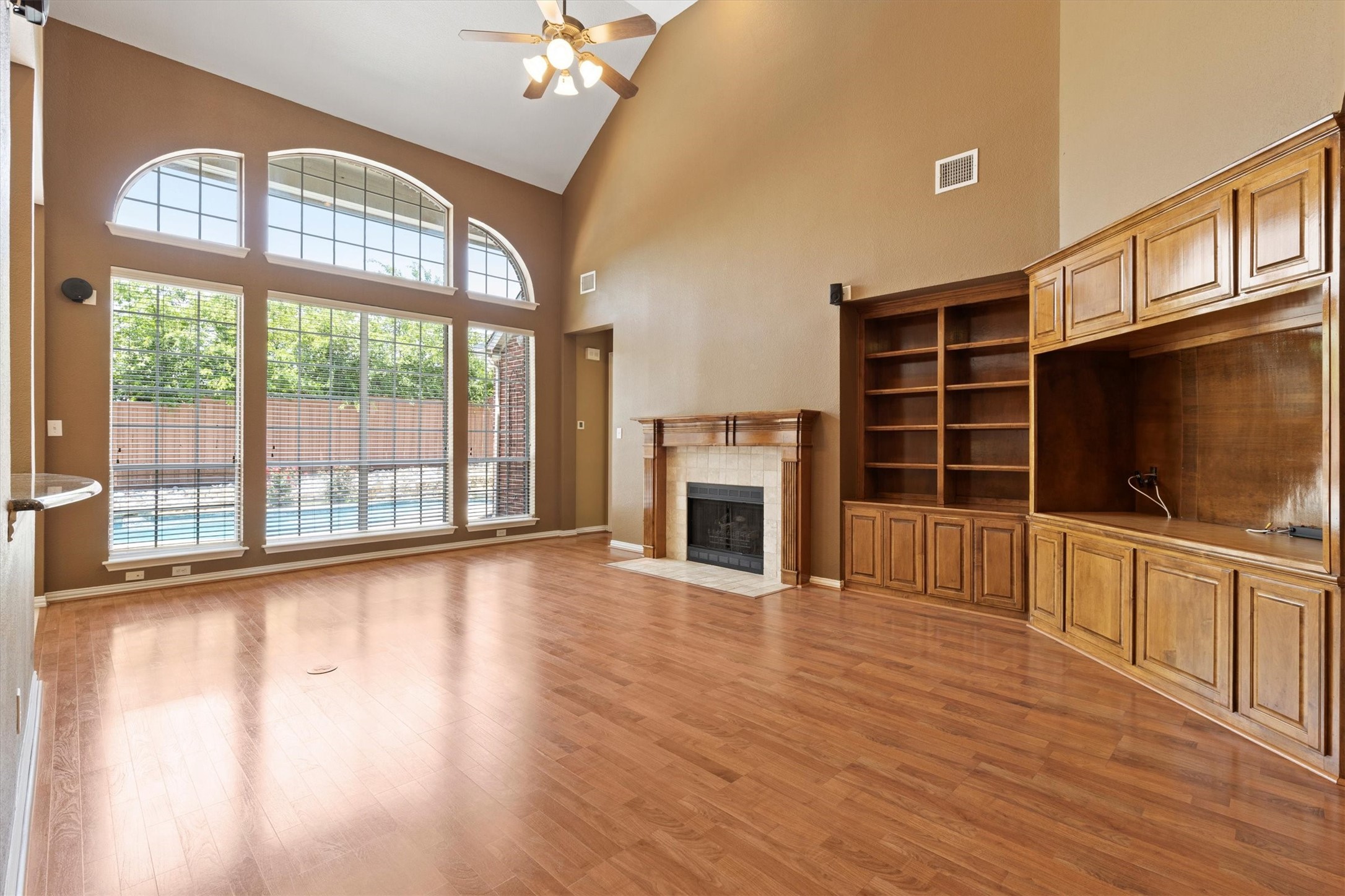 2609 Green Oak Drive