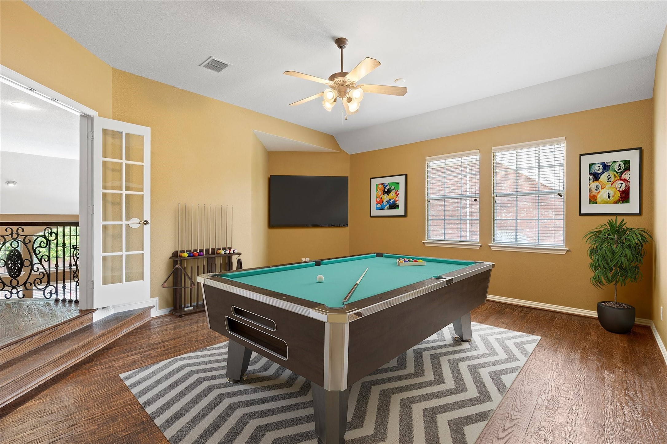2609 Green Oak Drive