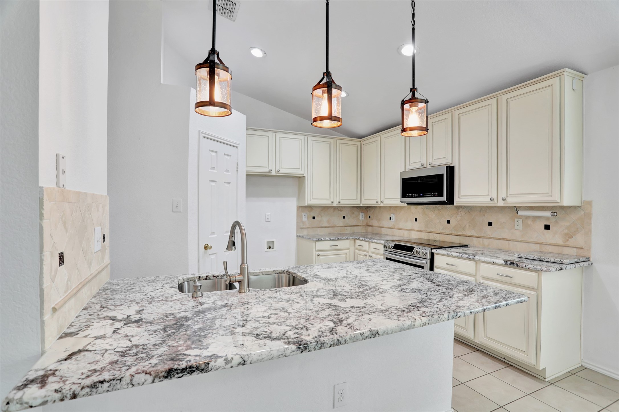 1401 Cedar Springs Drive