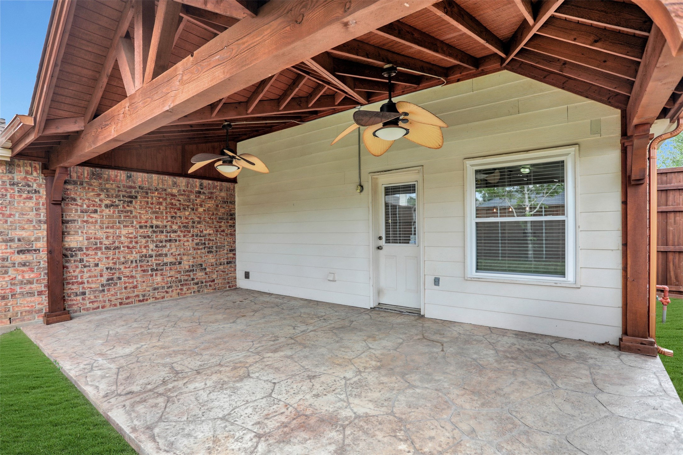 1401 Cedar Springs Drive