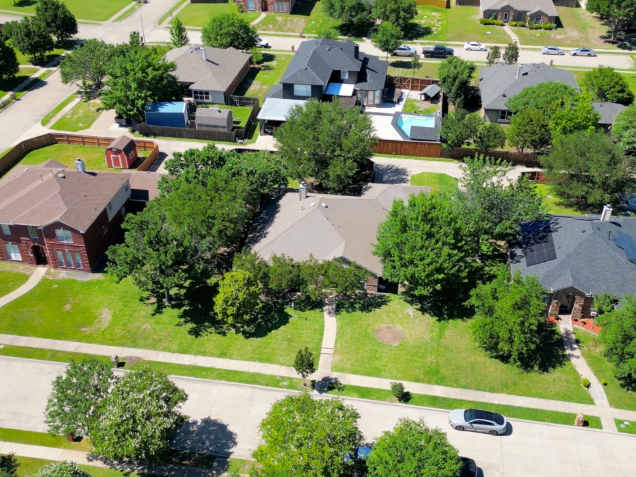 3207 Lakehurst Drive