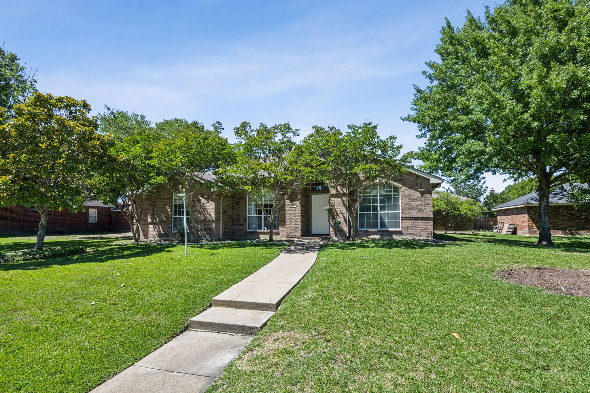 3207 Lakehurst Drive