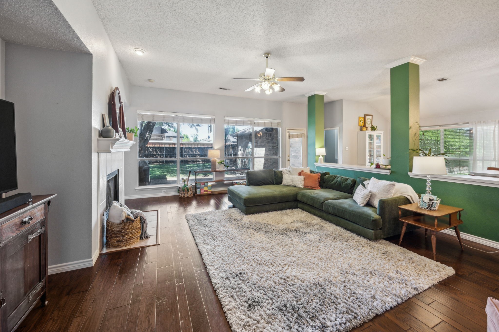 3207 Lakehurst Drive