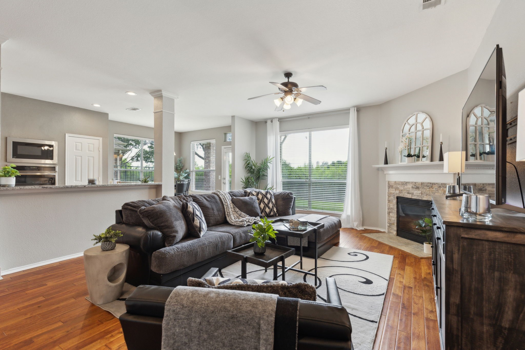 11487 Balcones Drive