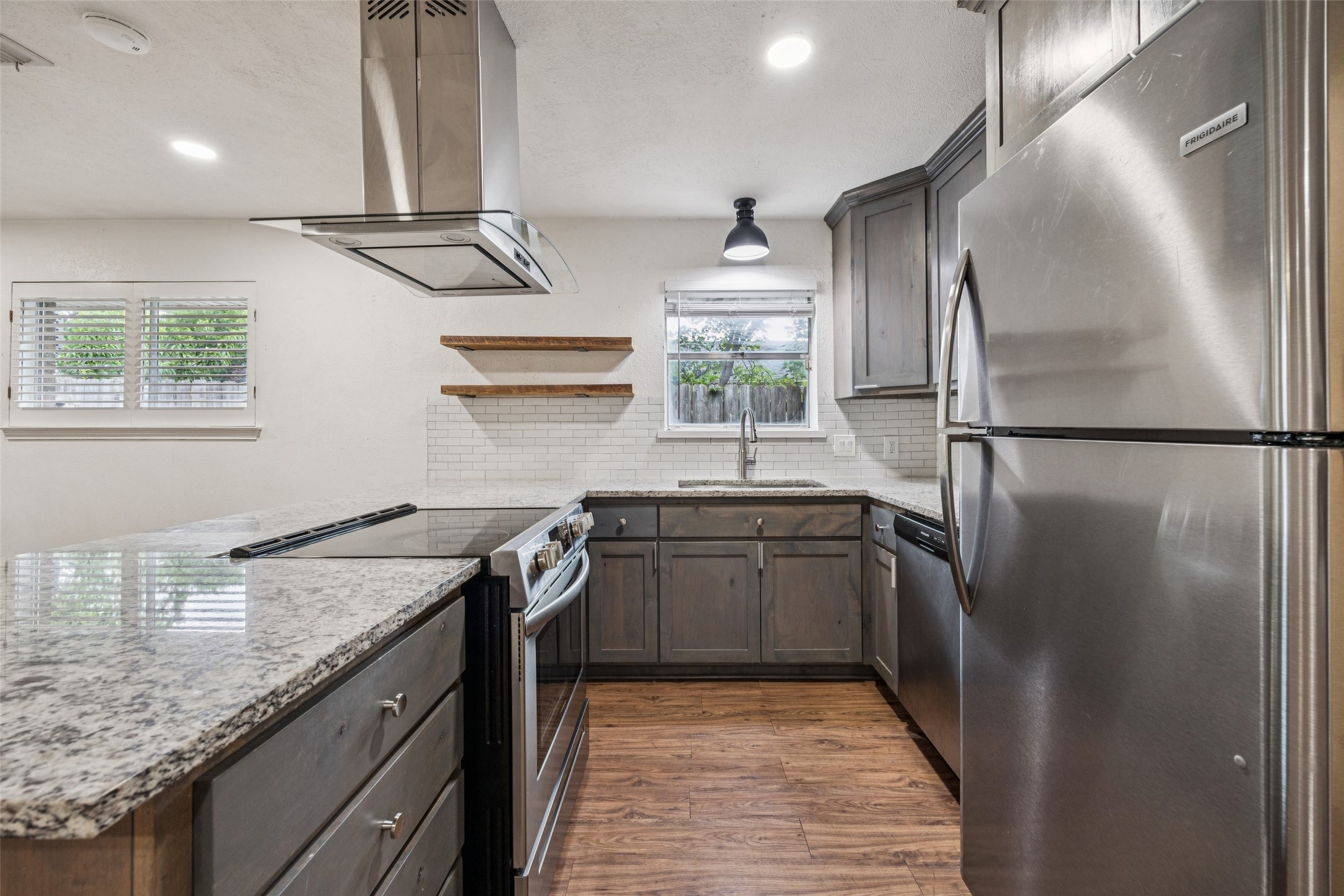 2529 W 12th Street