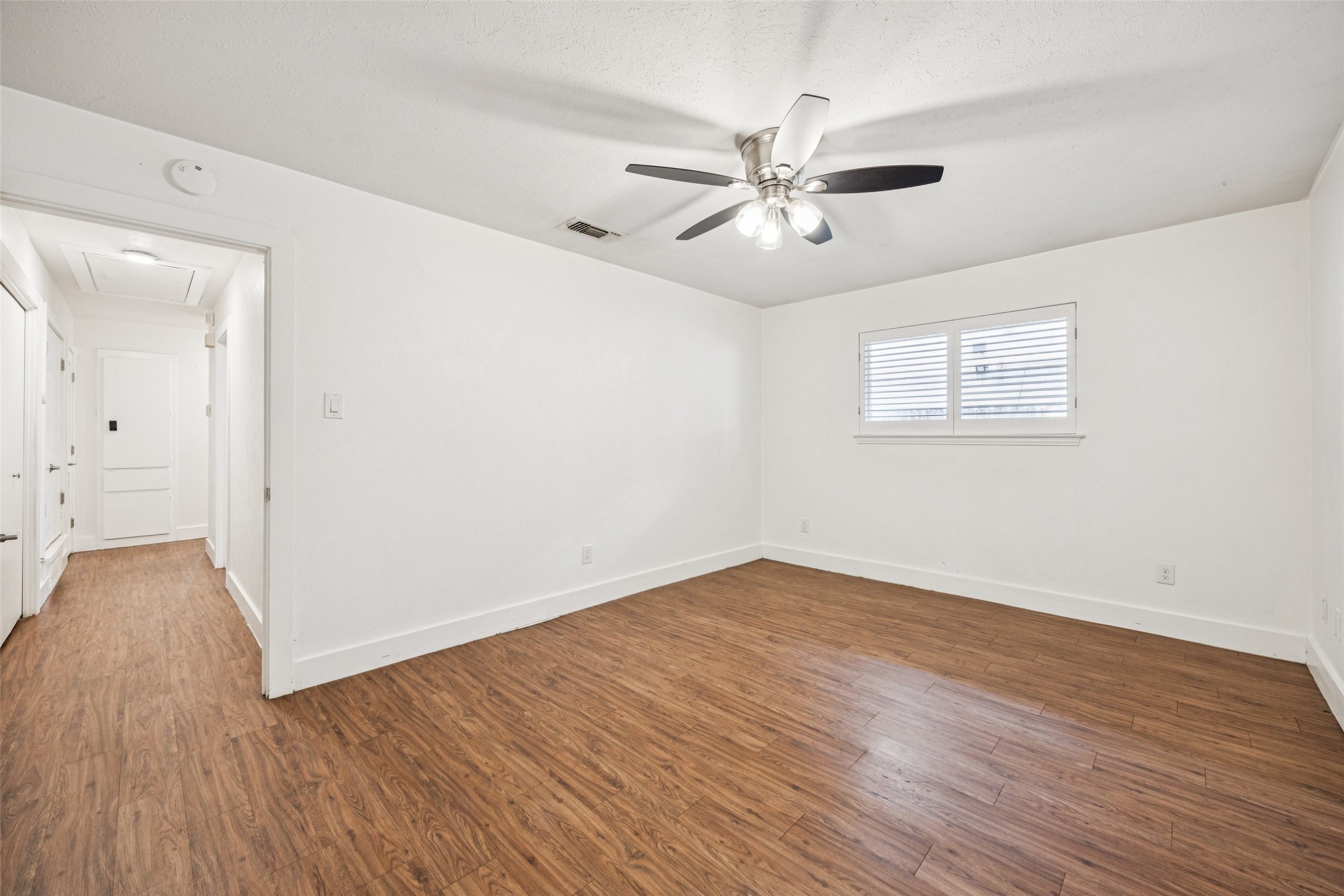 2529 W 12th Street