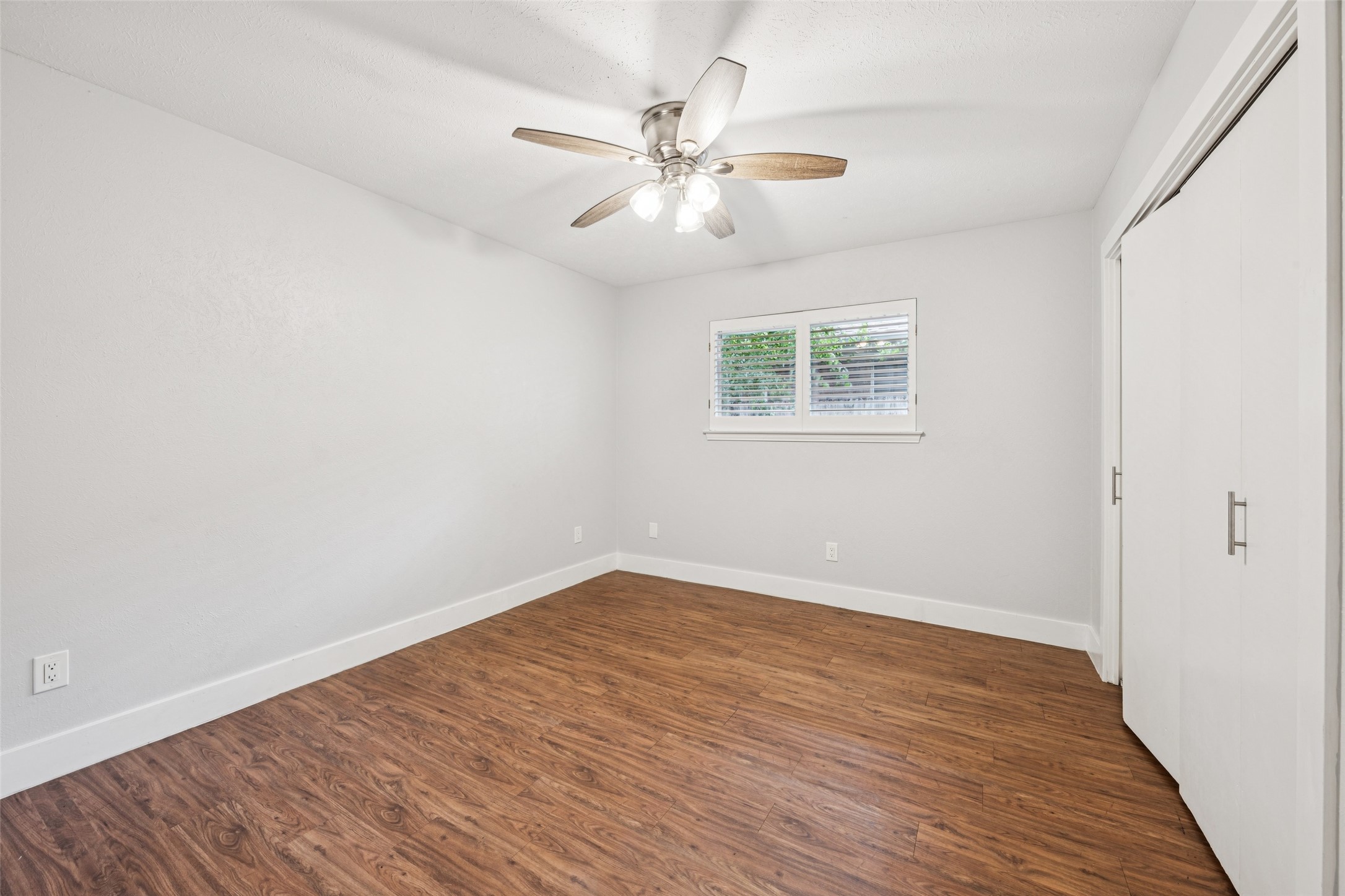 2529 W 12th Street