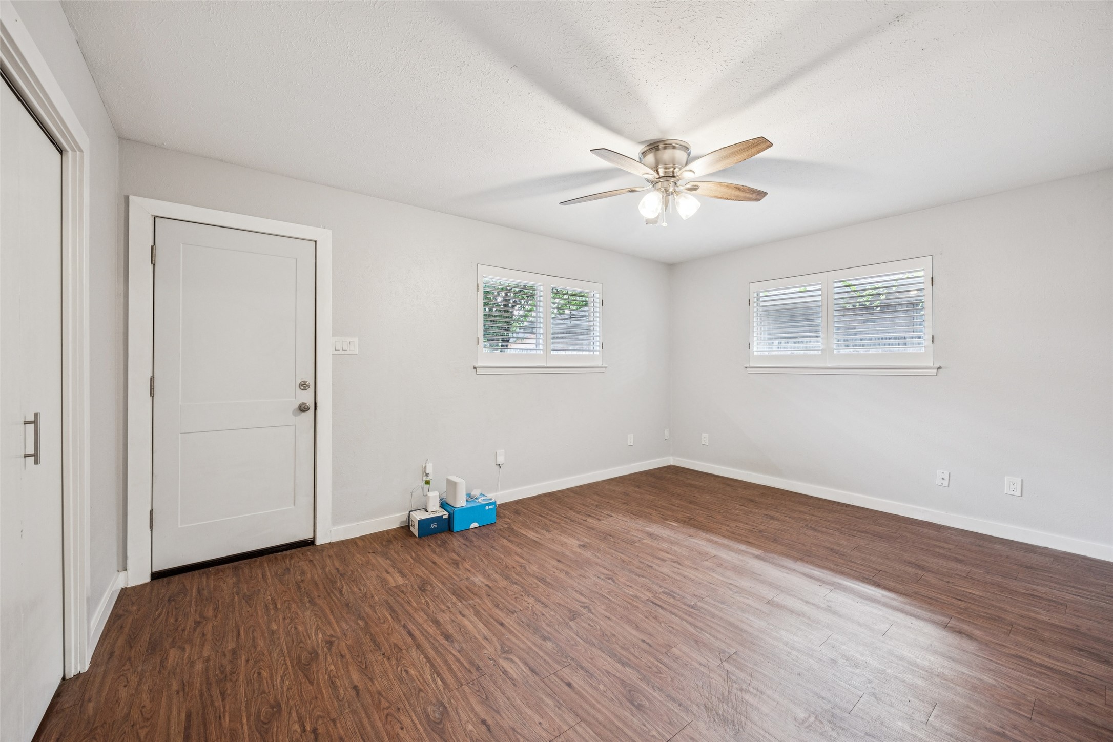 2529 W 12th Street