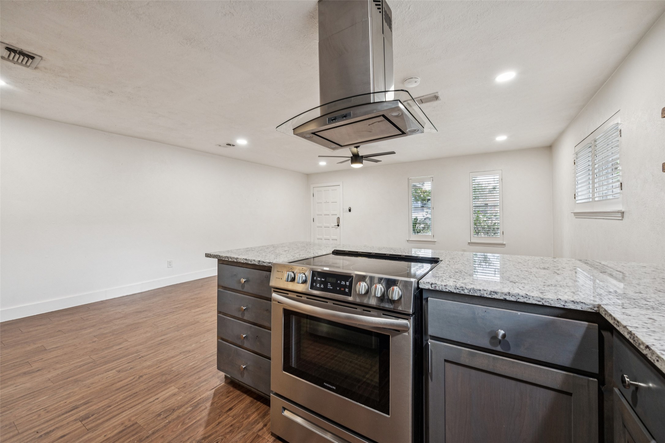 2529 W Twelfth Street