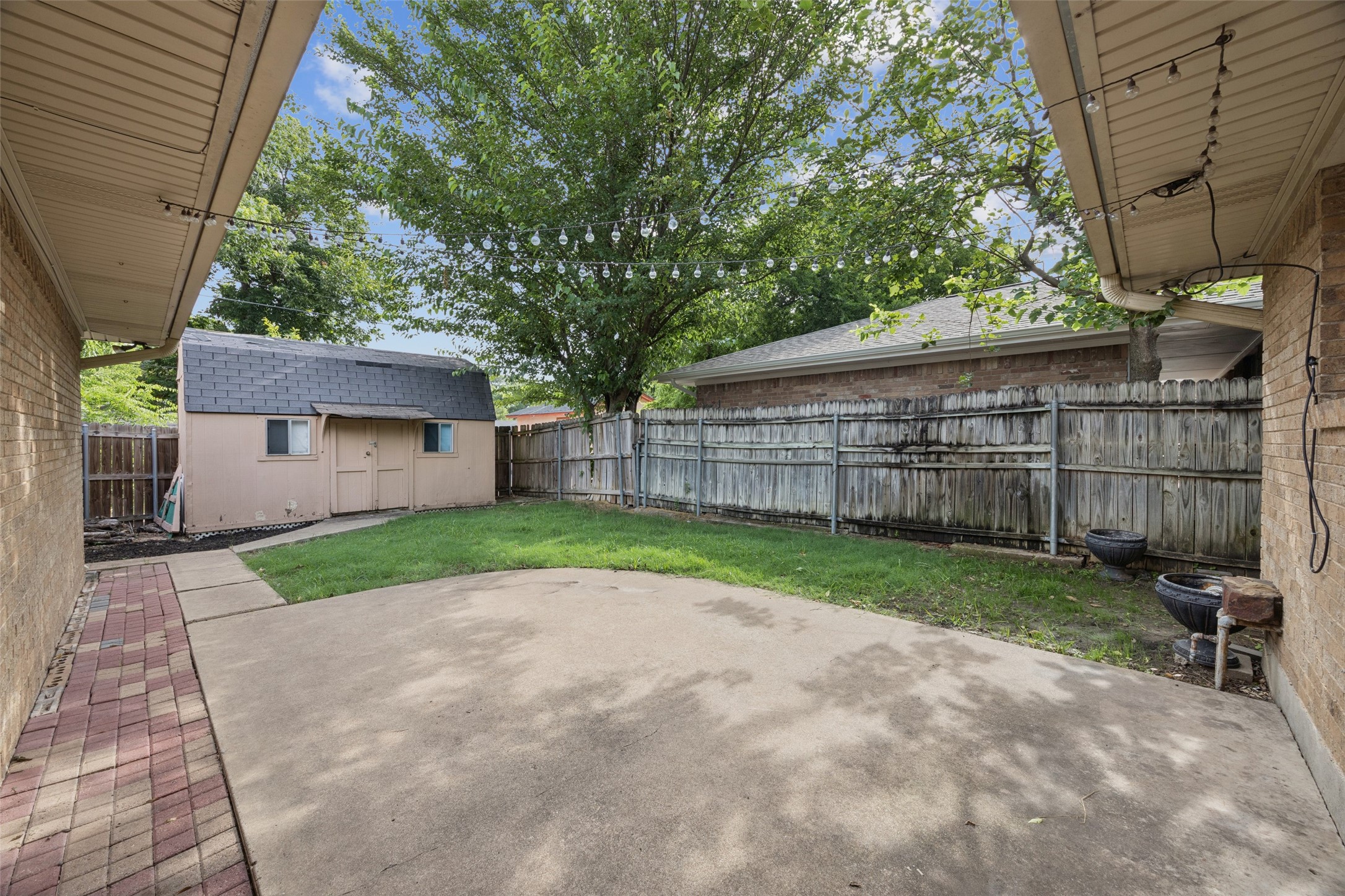 2529 W Twelfth Street