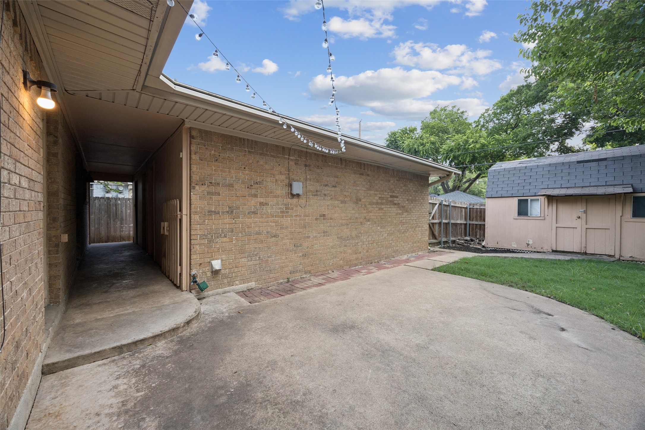 2529 W Twelfth Street