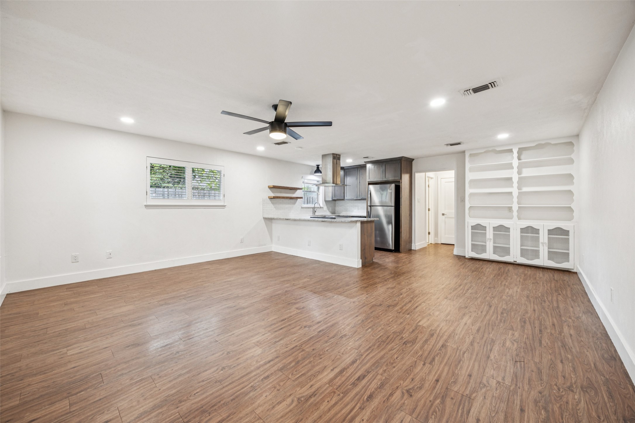 2529 W Twelfth Street