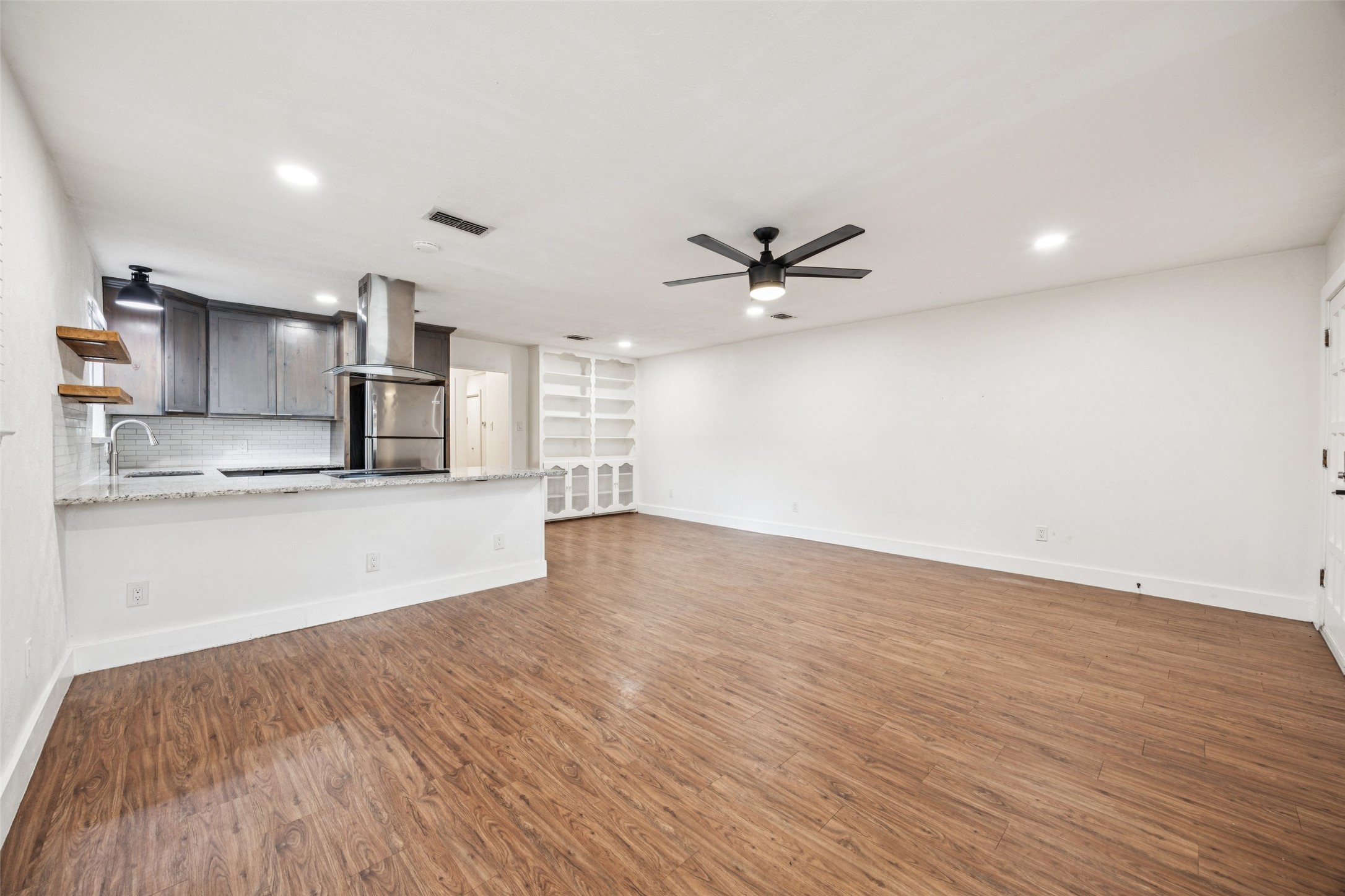2529 W Twelfth Street